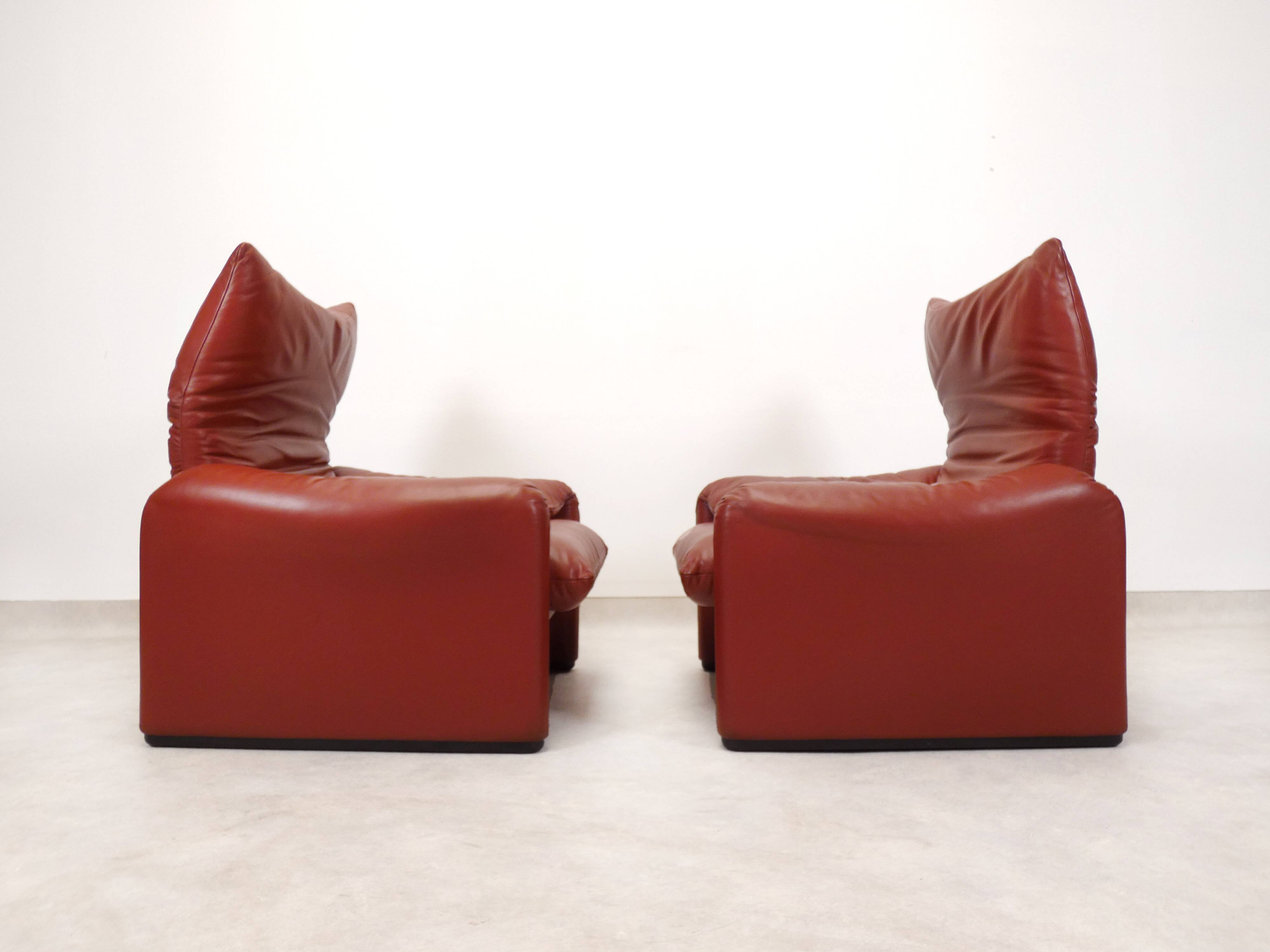 2 Cassina Maralunga fauteuils with ottoman