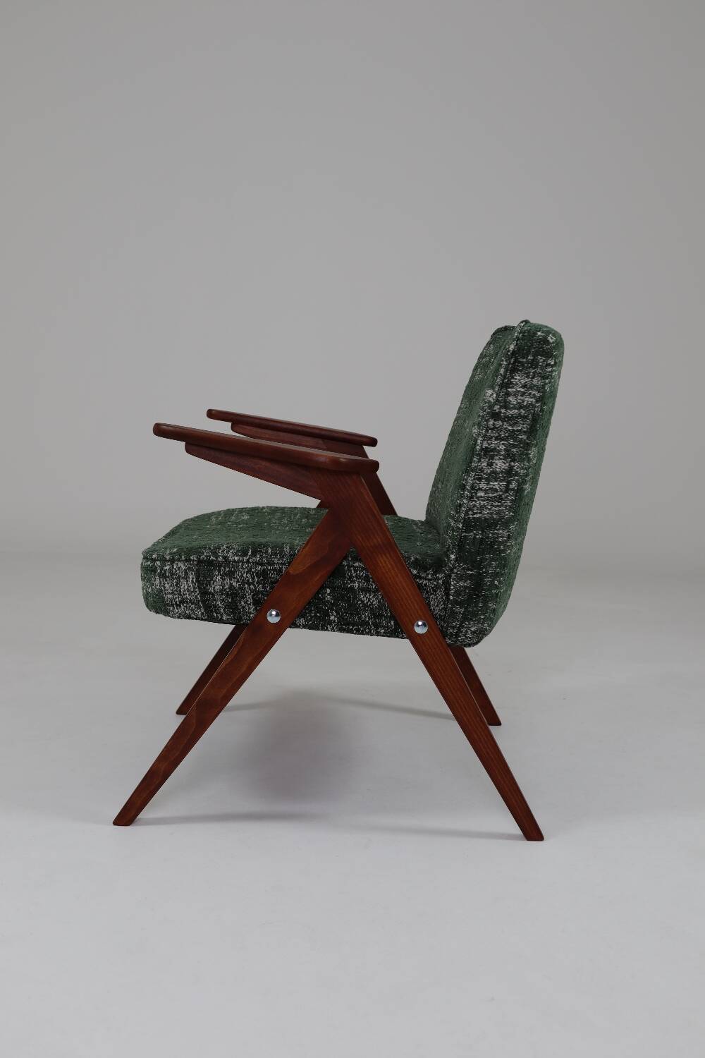 Fauteuil scandinave Space Age en bois et tissu vert