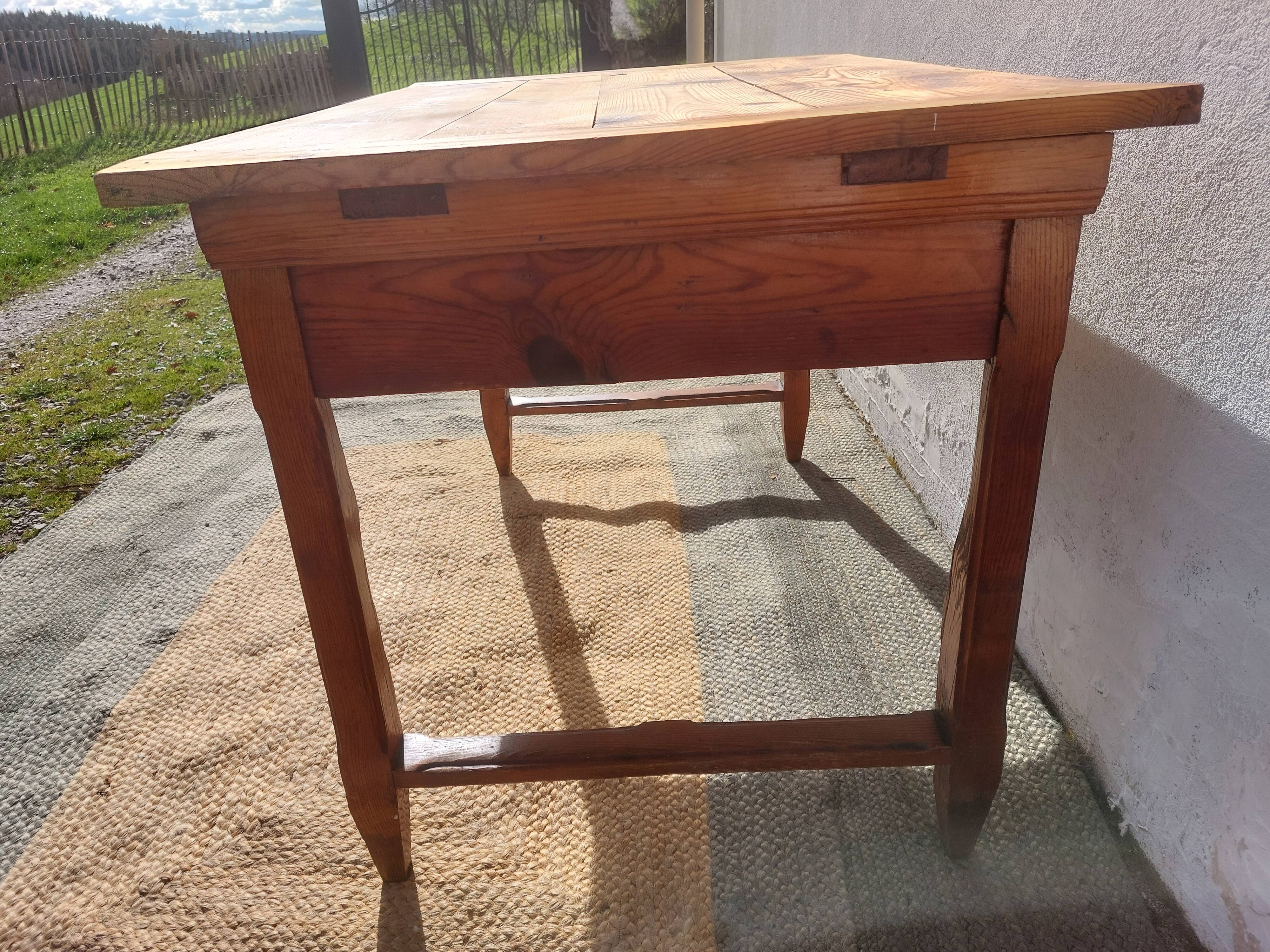 wooden table, bistro, countryside