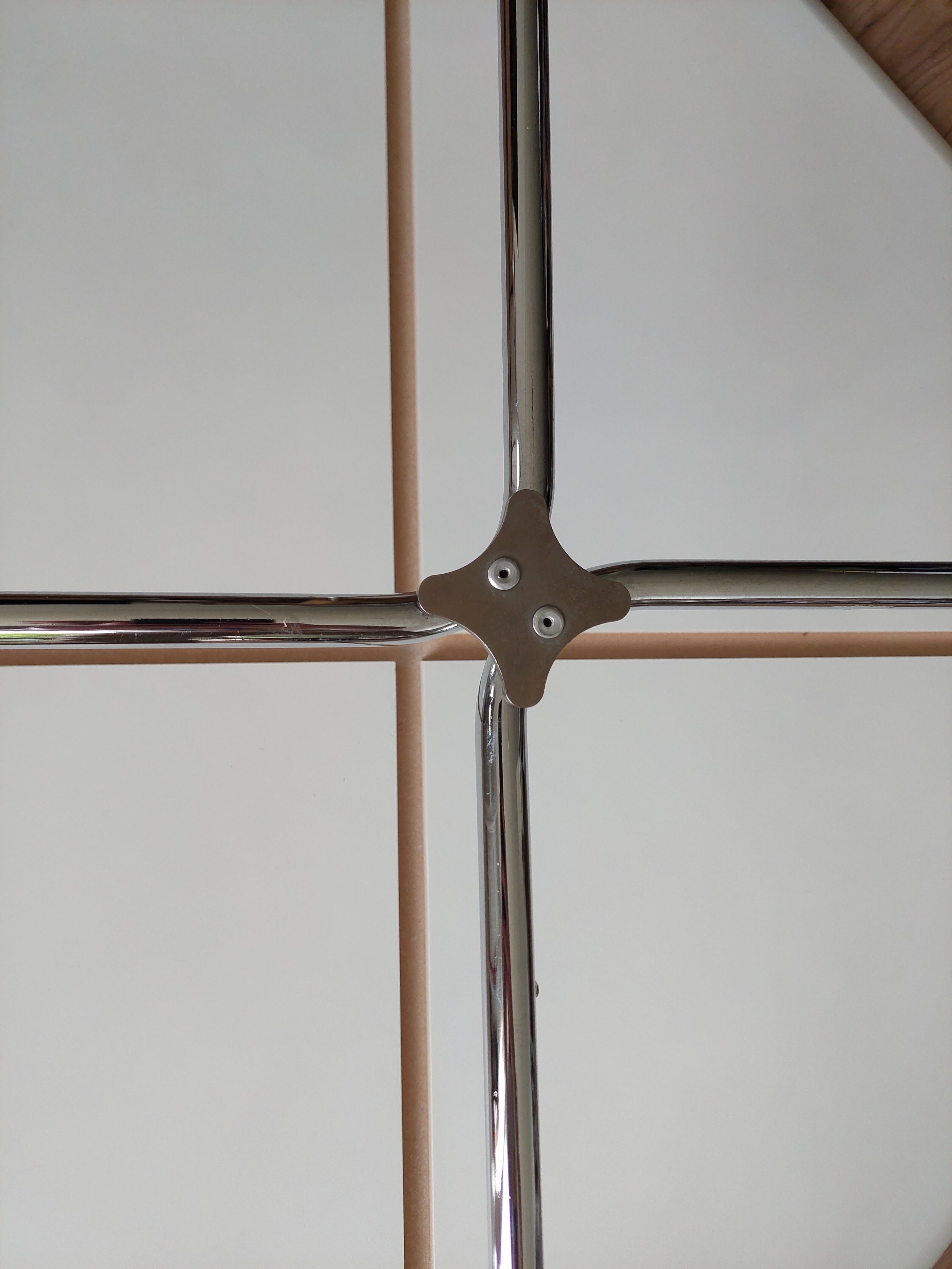 Artifort Diva coffee table