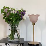 Lampe à poser avec globe en verre strié rose poudré