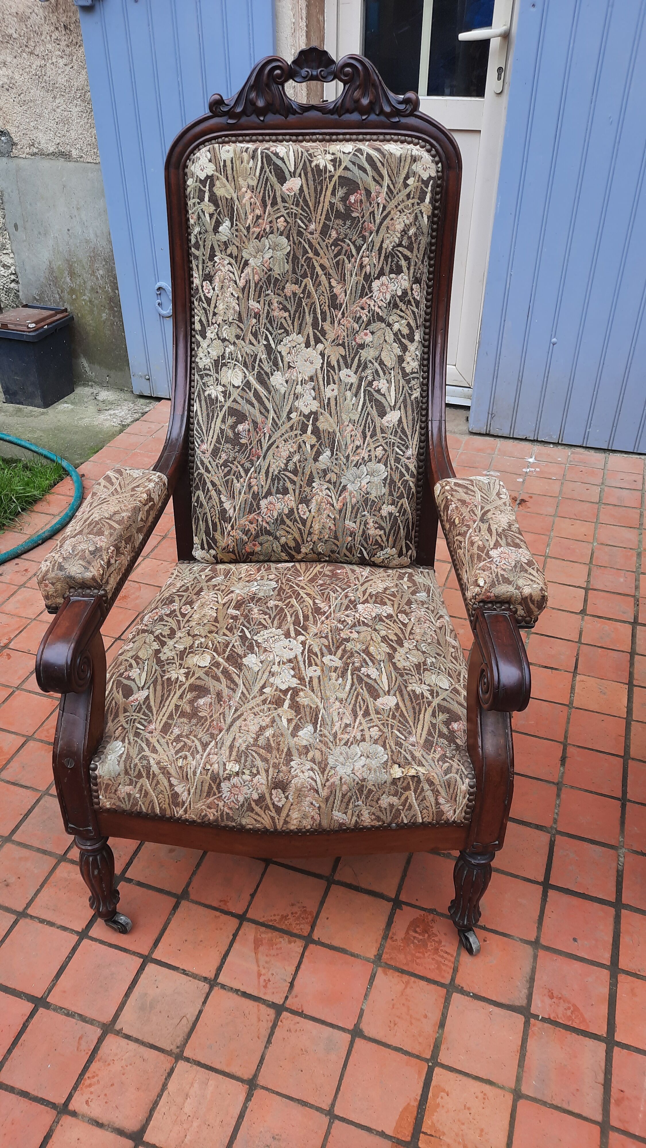 Paire de fauteuils style Louis Philippe