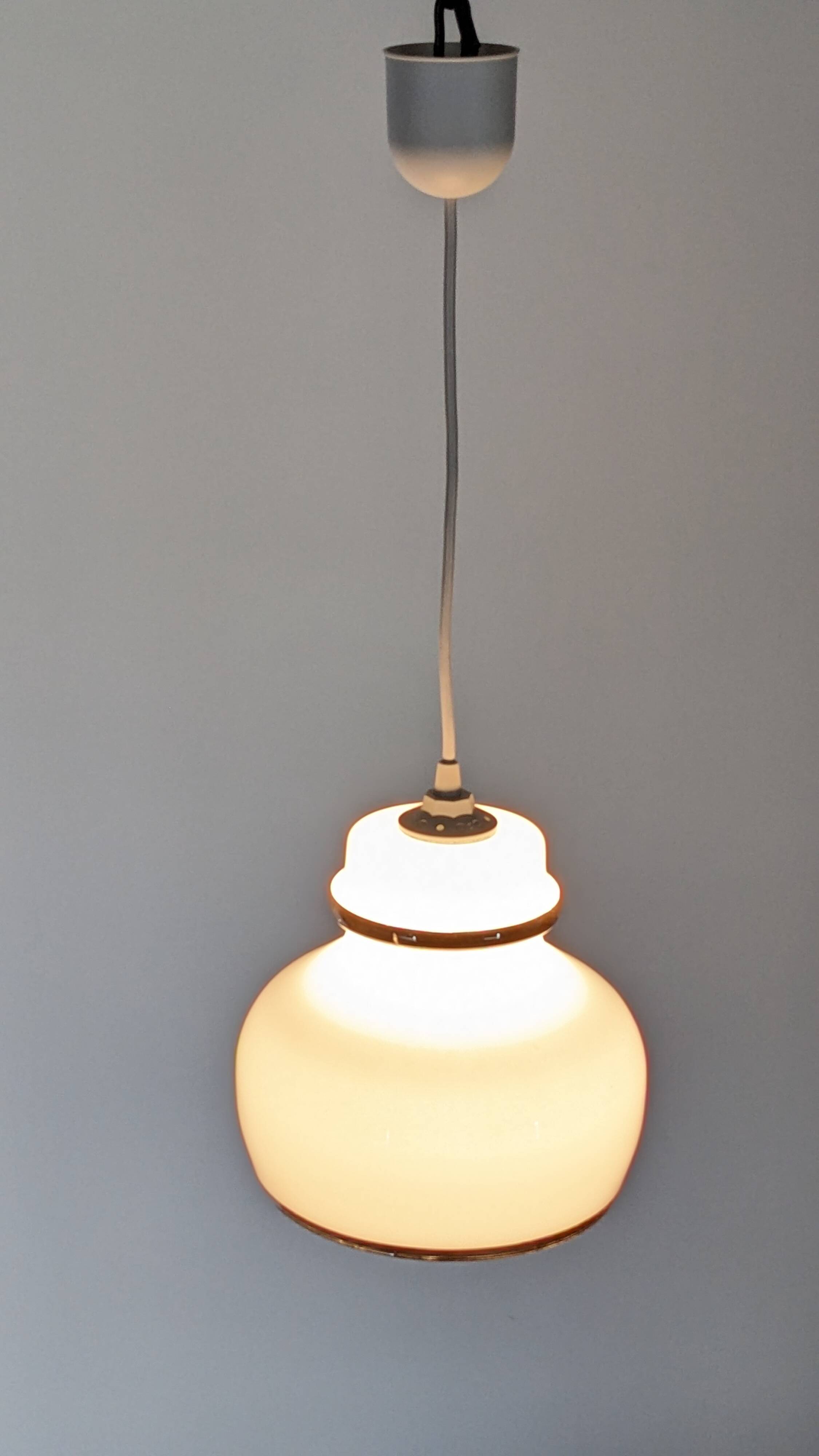 Suspension en opaline blanche années 60/70