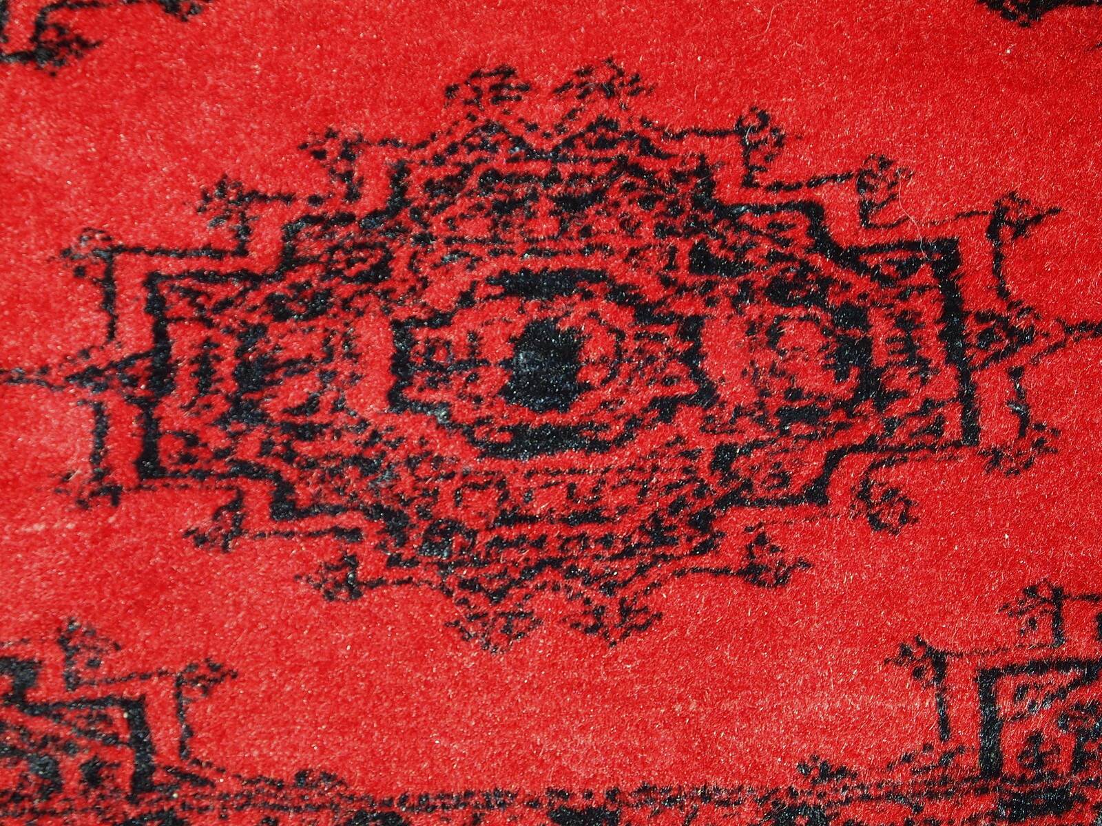 Tapis vintage fait main Ersari en laine rouge vif (122cm x 179cm)