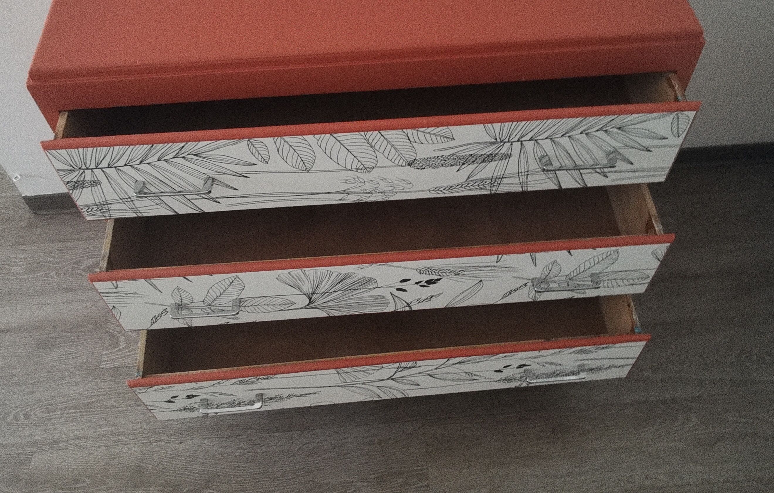 Vintage chest of drawers