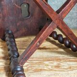 Tabouret ancien en bois massif tourné et sculpté