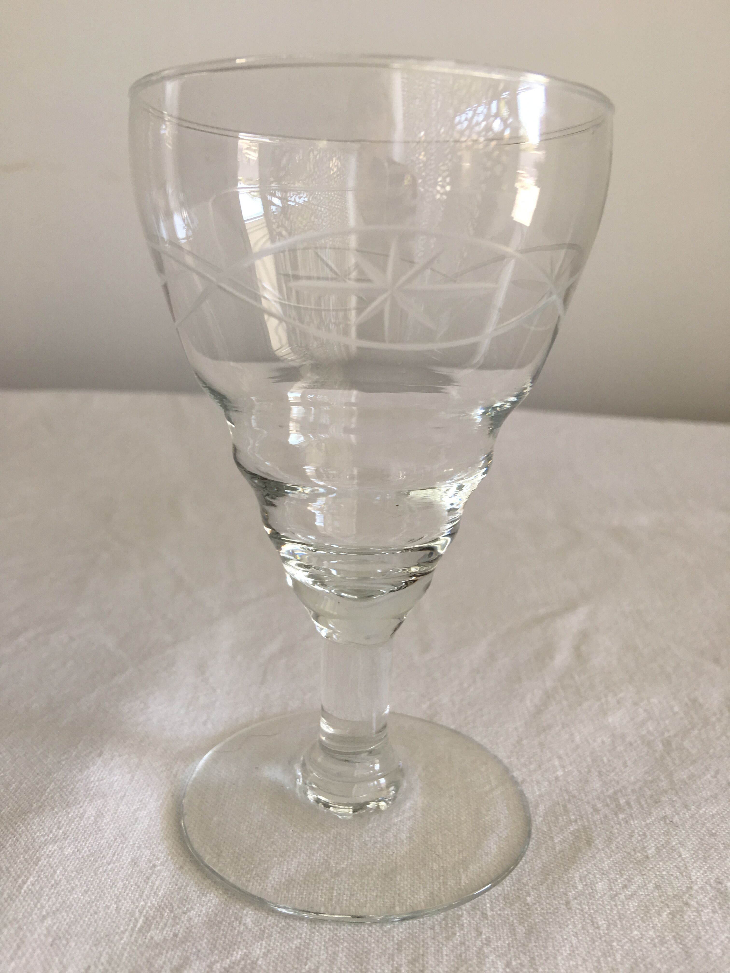 Suite of 8 wine glasses 1950/60 - blown glass