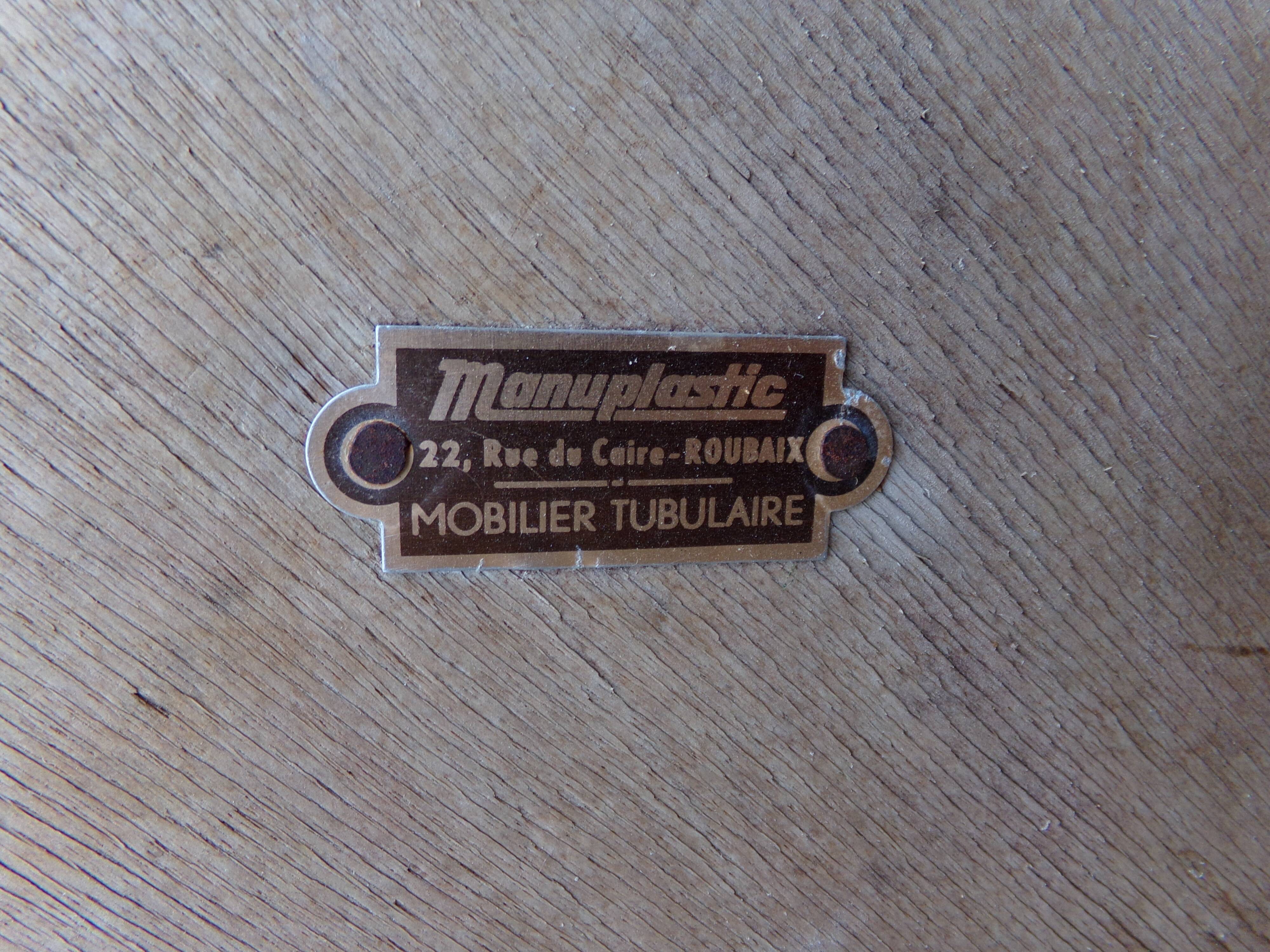 Kindergarten in formica table