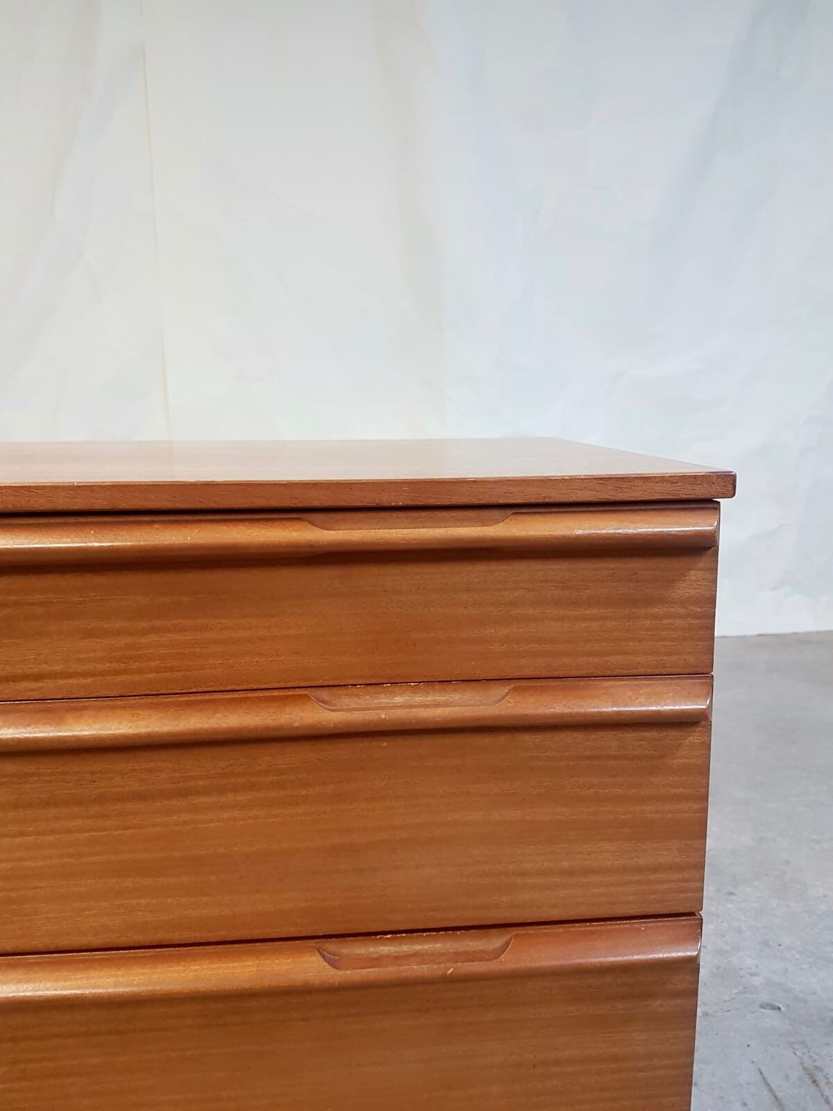 Avalon chest drawers