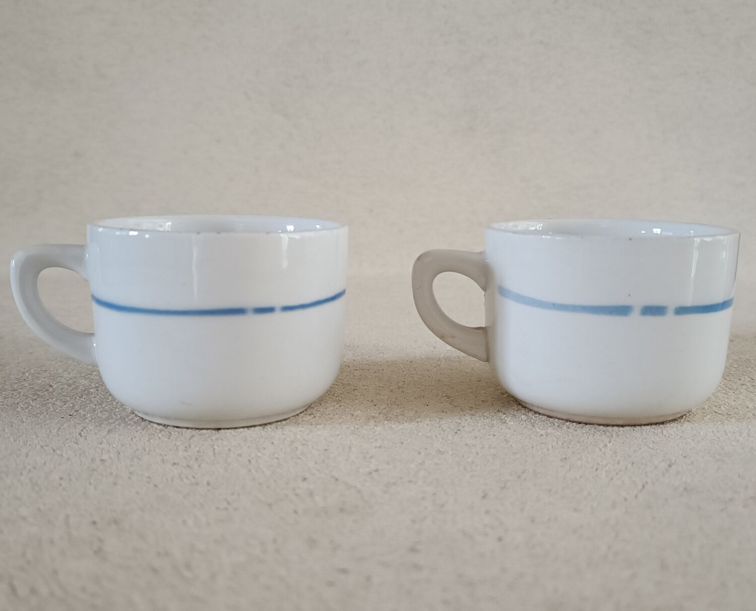 Set of 2 cups and an sugar bowl in iron earth
