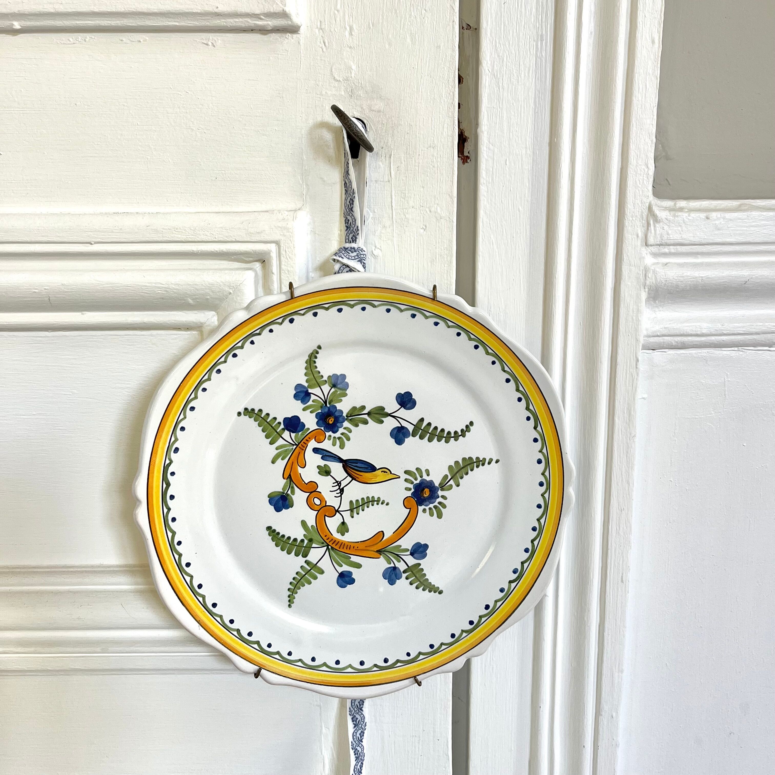 Decorative ceramic plate
