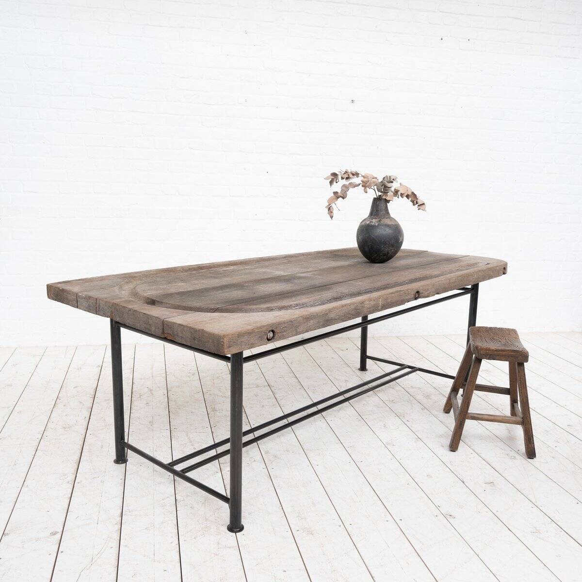 Table à manger primitive, France, début du 20e siècle