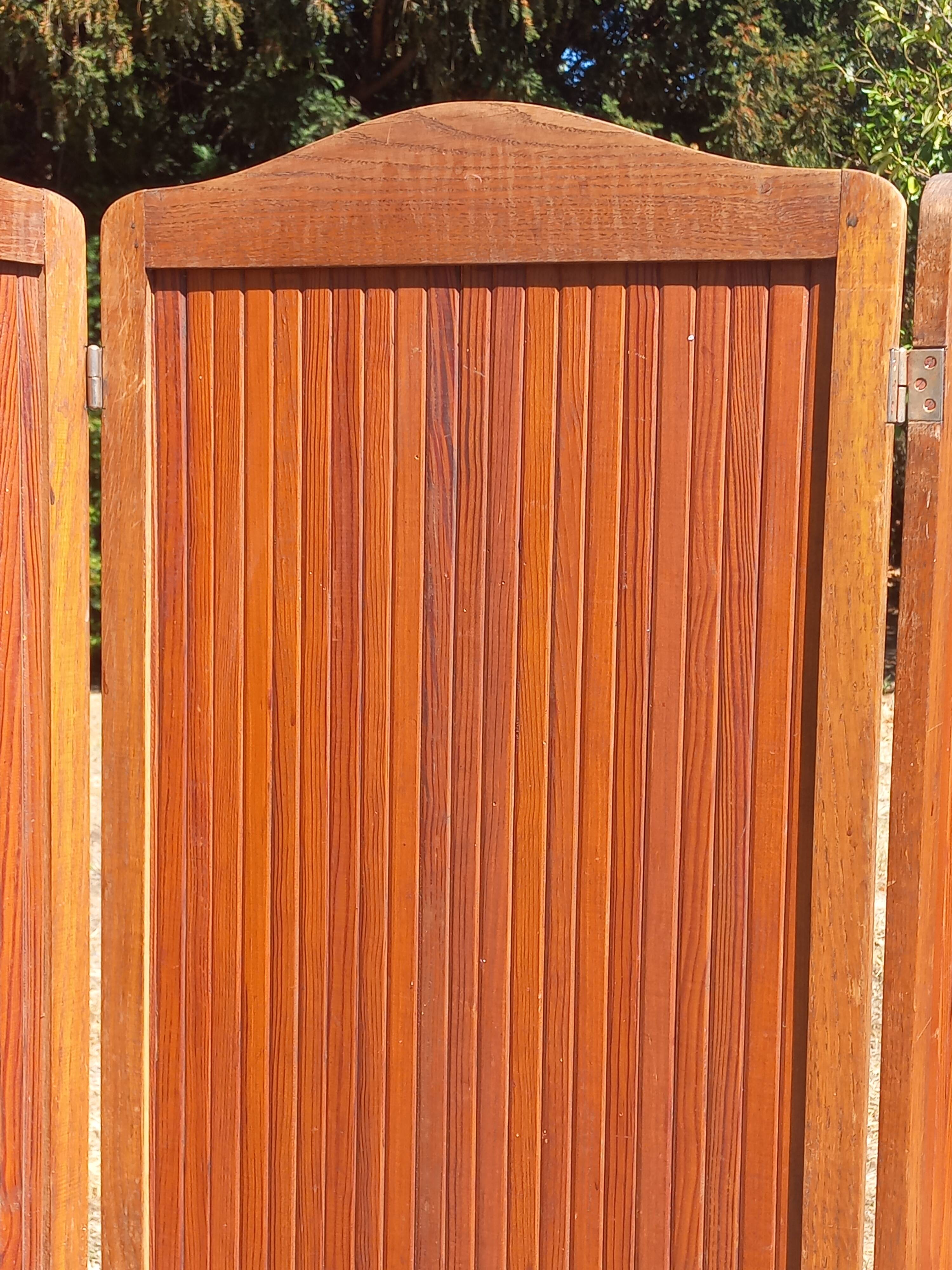 1930s bistro screen with slats