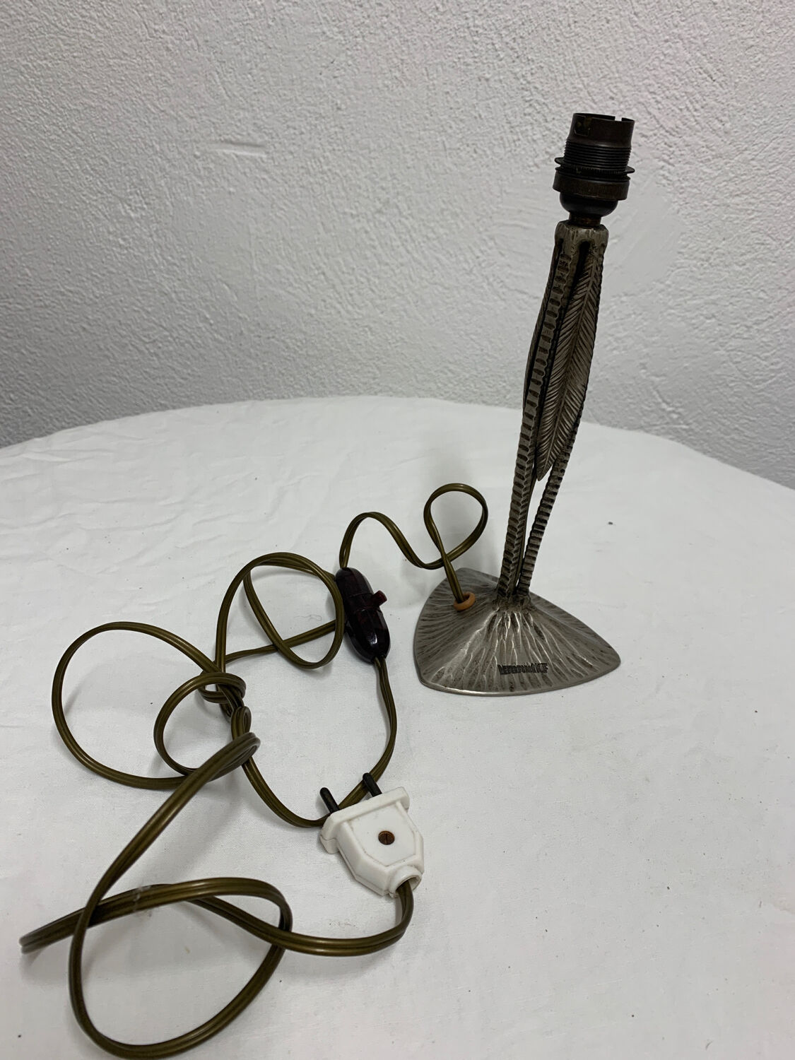 Art Deco Lamp Foot Leaf Pattern