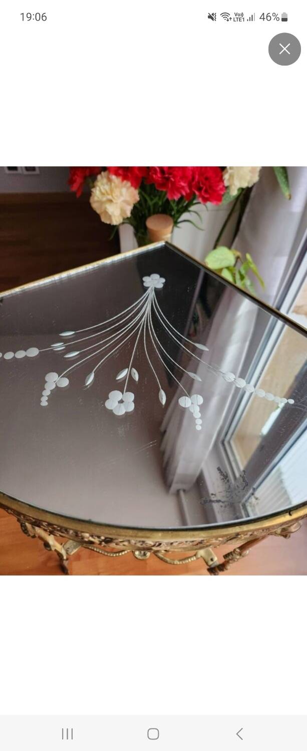 Bronze corner console