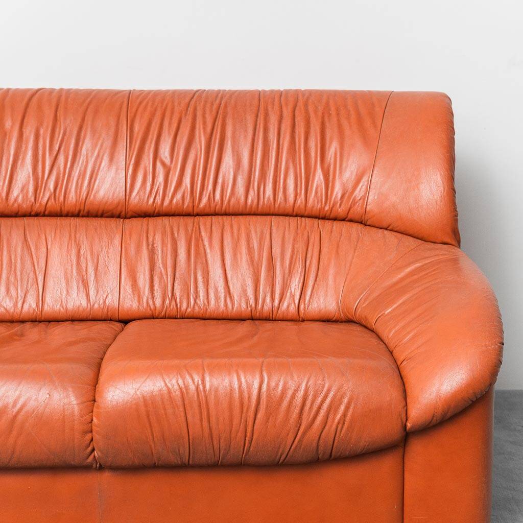 Divano vintage a 3 posti en pelle design anni '70 modernariato