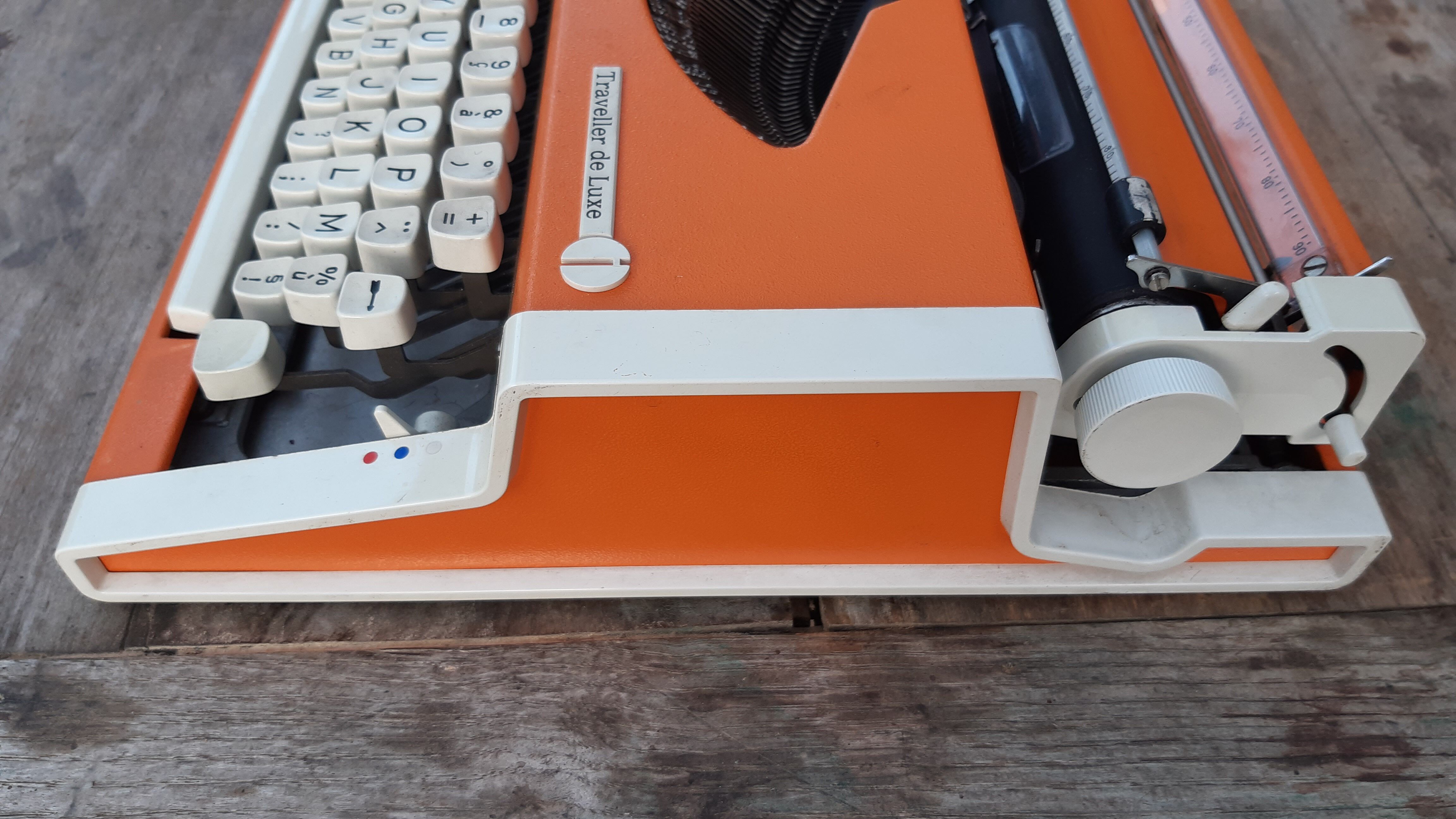 Luxury Olympia traveller typewriter