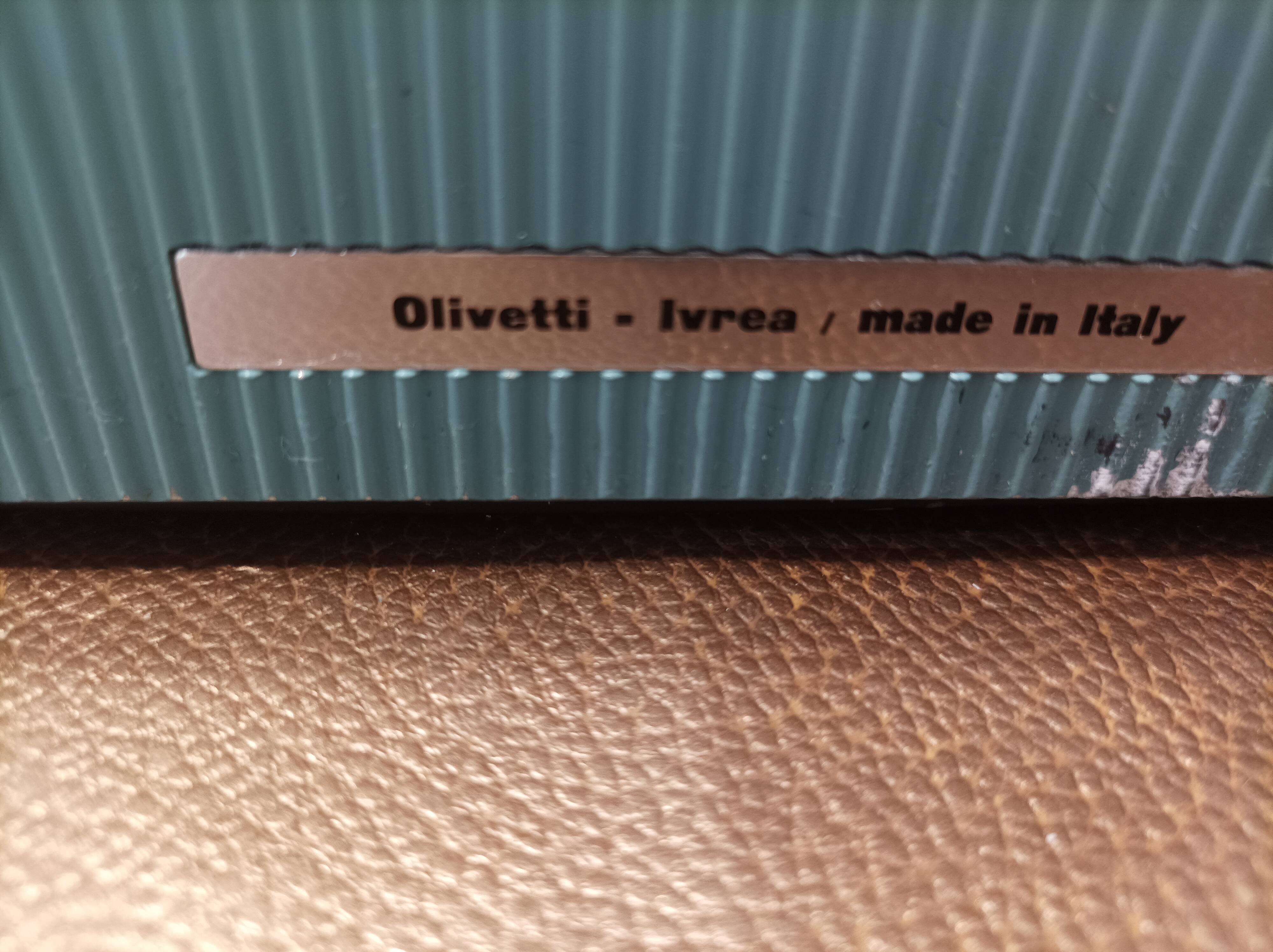 Olivetti lettera 32 typewriter