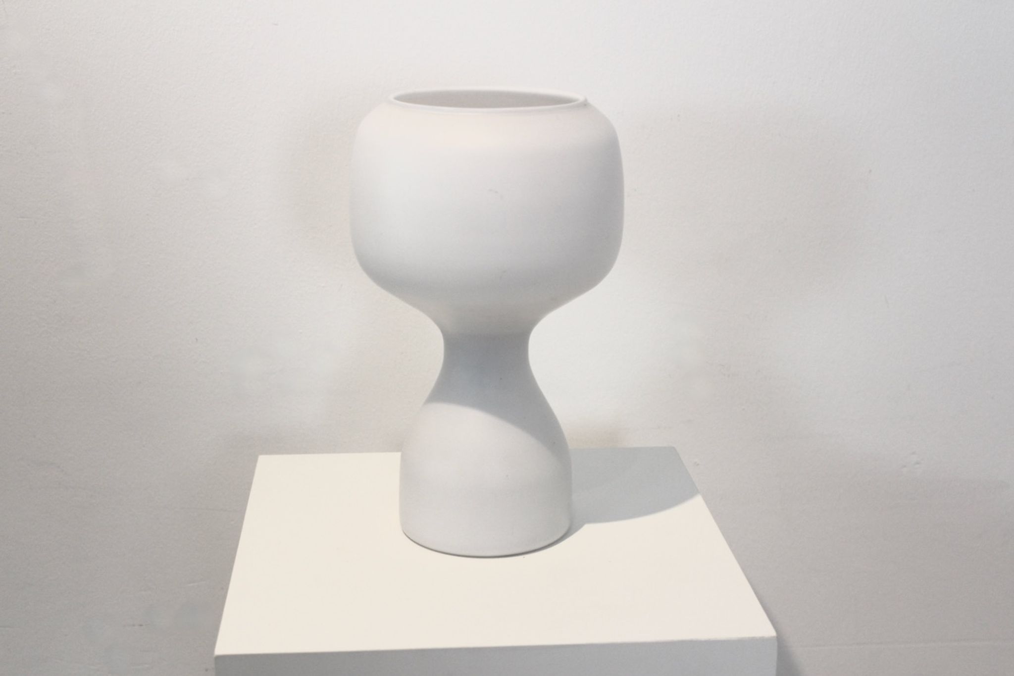 Lampe de table Philips en verre opalin blanc