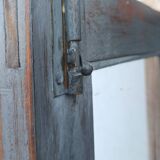 Armoire vitrée en bois ancien blanchi