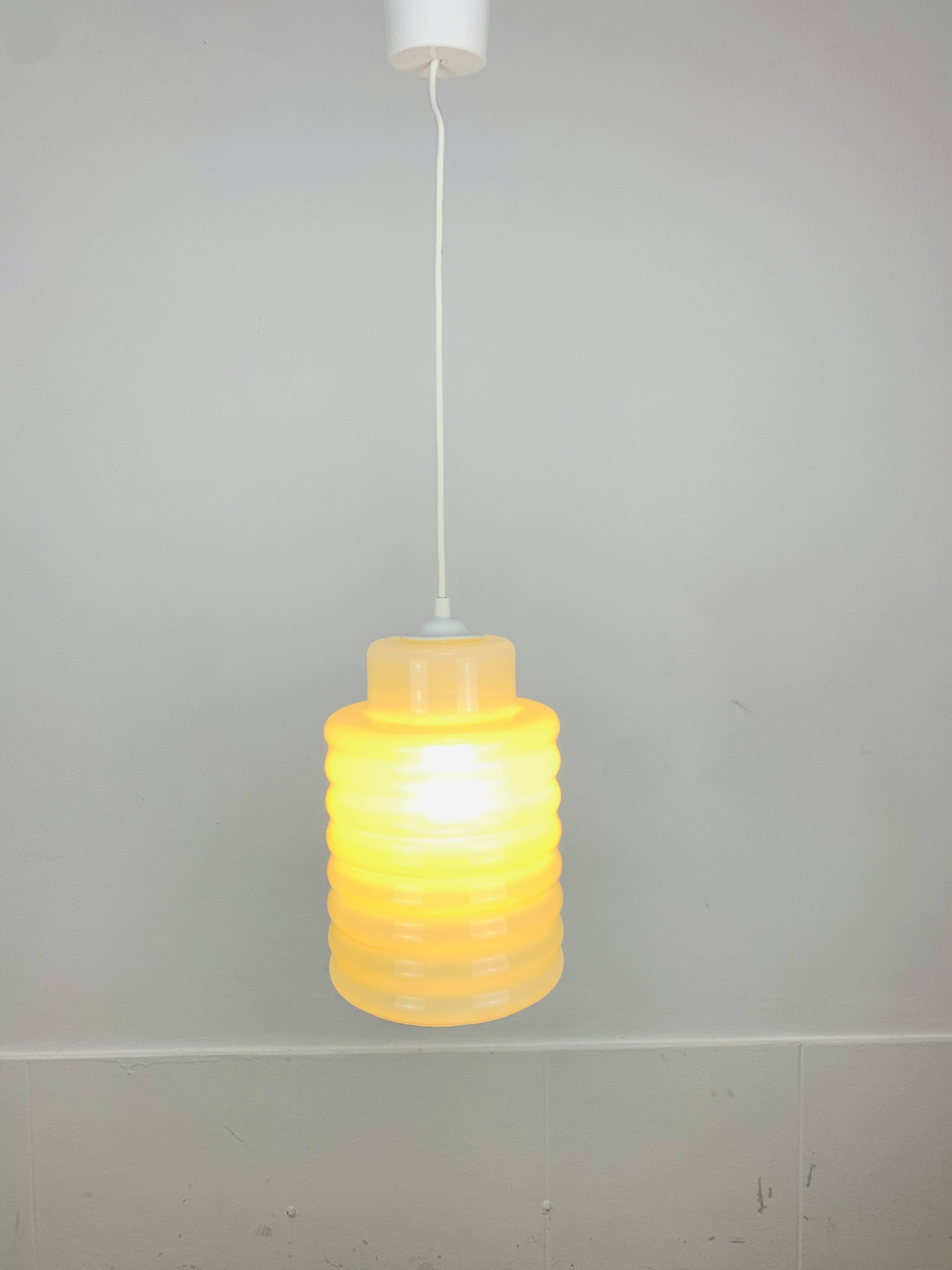 Suspension lampion opaline années 60, vintage