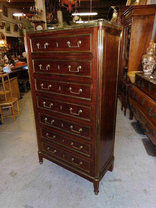 Chiffonnier semainier style Louis XVI en palissandre