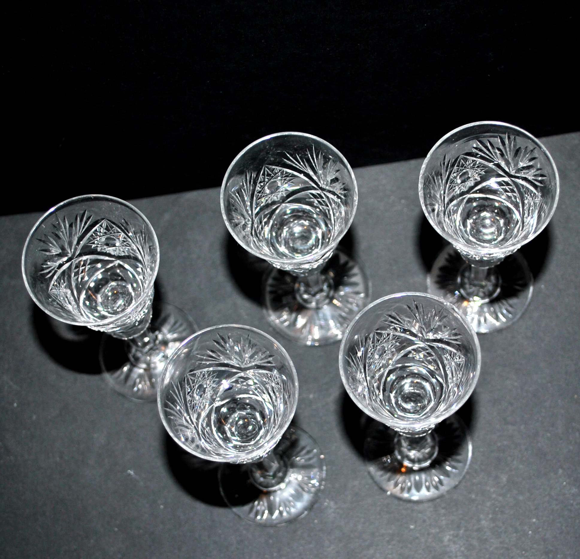 et of 5 diamond cut crystal liqueur glasses
