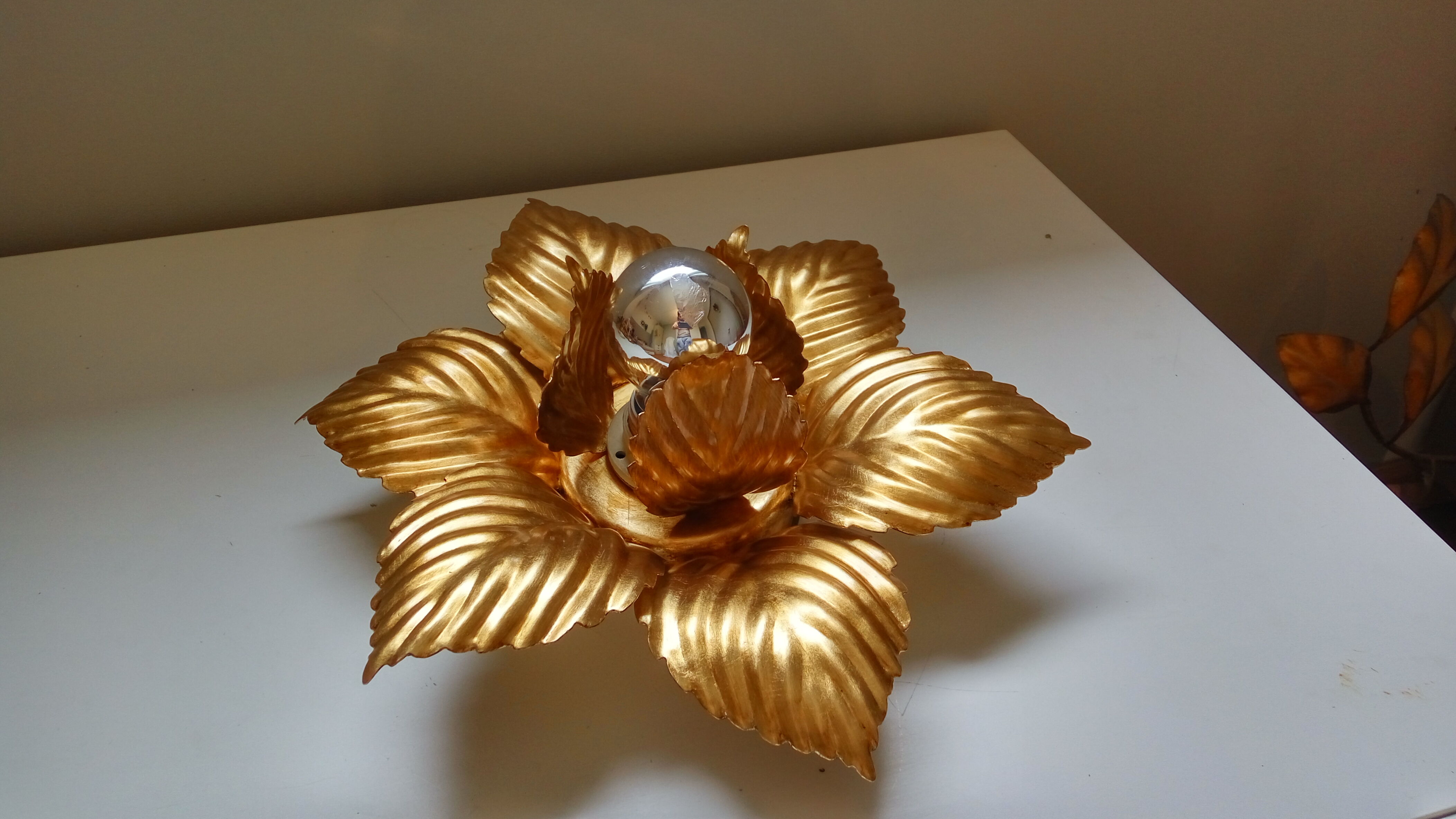 Wall lamp flower vintage