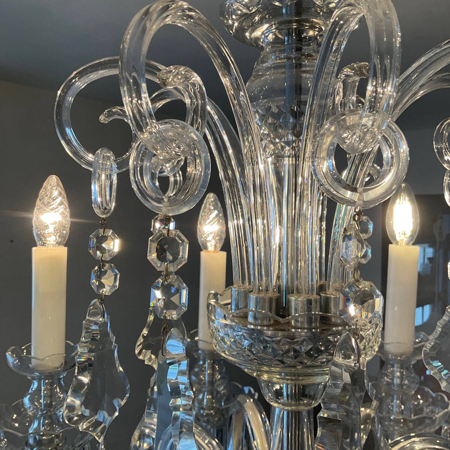 Ancien Lustre en cristal de Bohème 8 bras