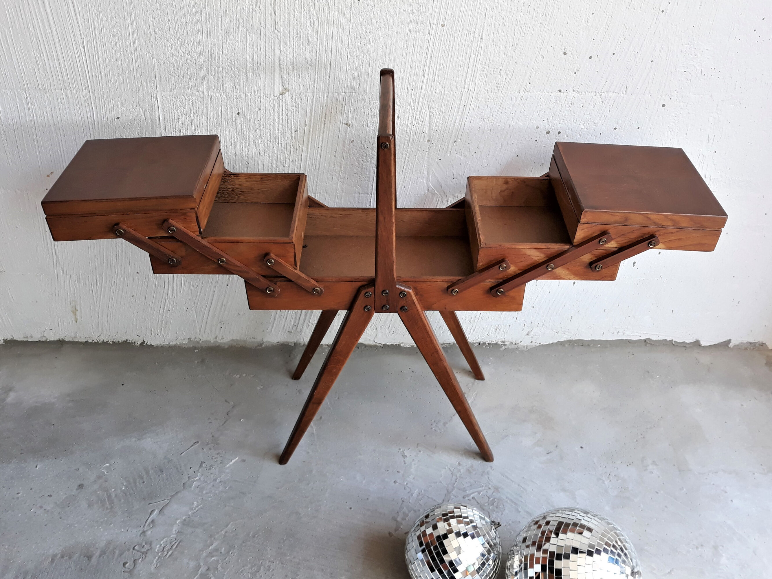 Vintage Wood Worker / Sewing Box / Oak / Compass Feet / Retro / Vintage / 1950