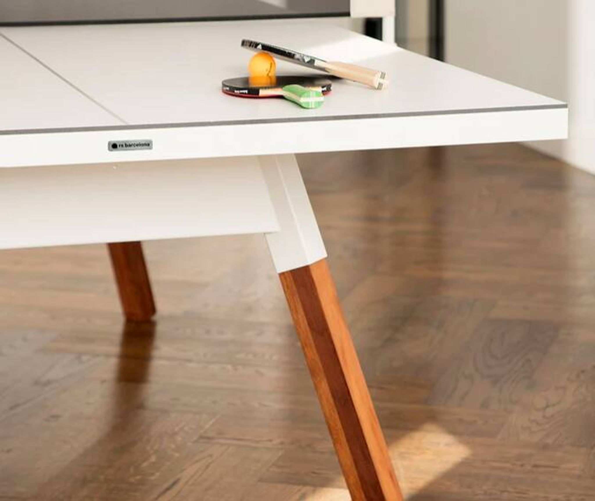 RS Barcelona table design "You & Me" – Chic signature piece for the living room.