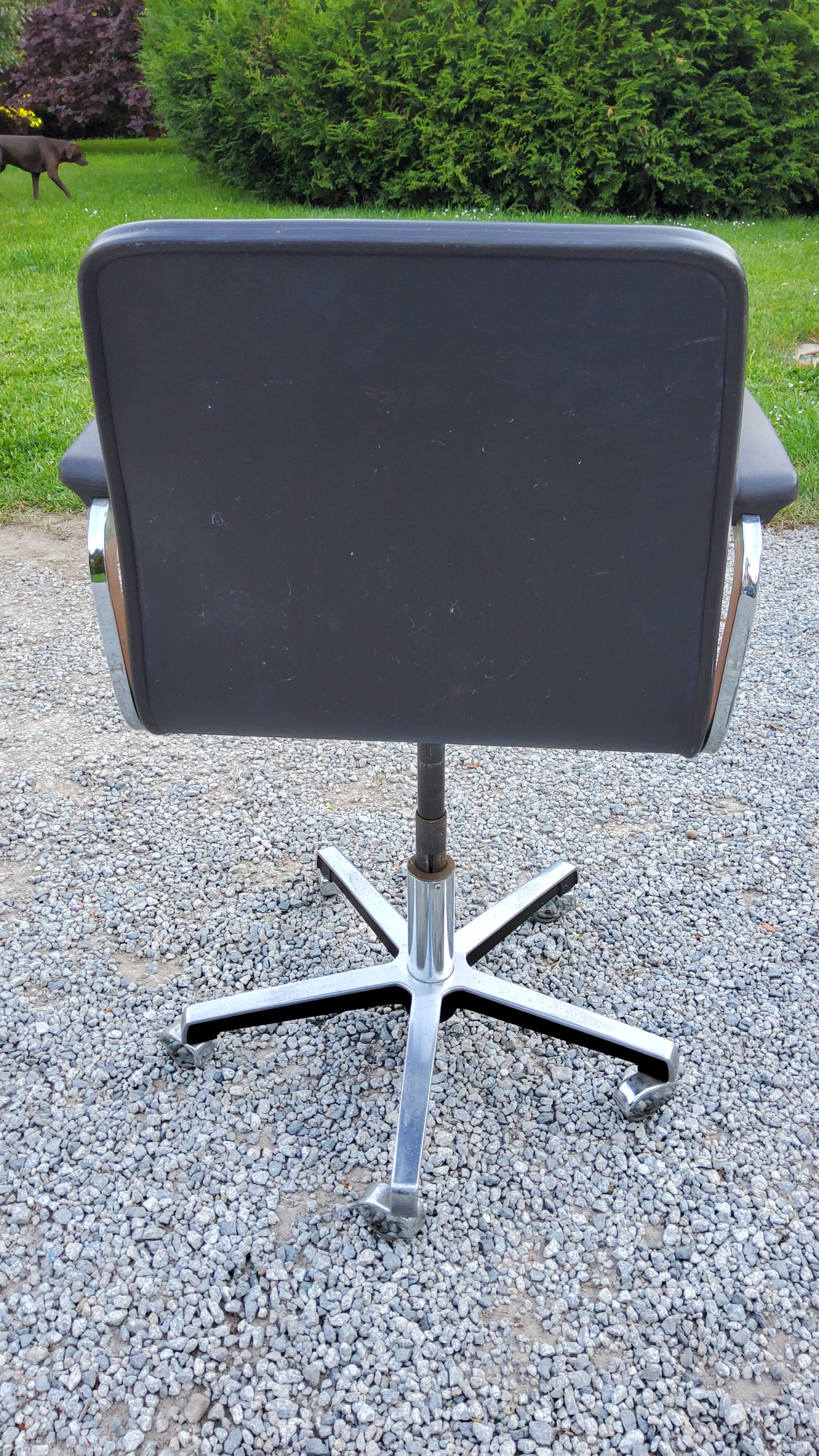 70s swivel office chair and adjustable height