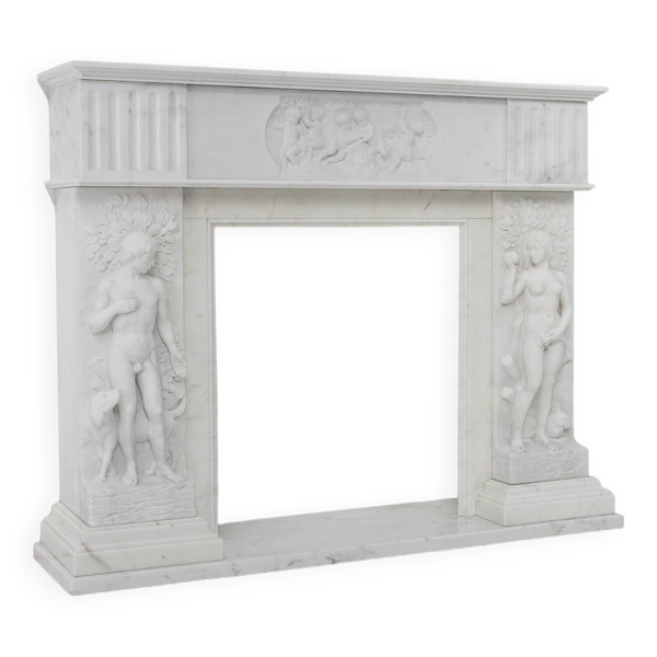 Cheminée en marbre de Carrare français avec décor Adam et Eve