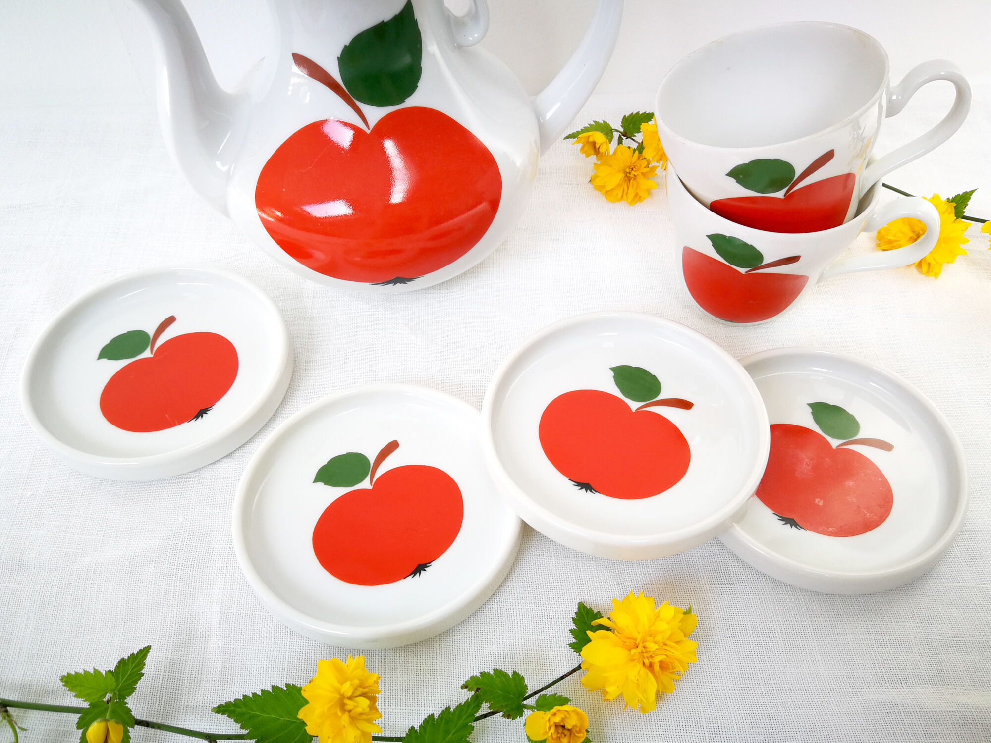 Set de 4 dessous de verre en porcelaine Seltmann Weiden Bavaria / Modèle "Patricia" / Pommes rouges