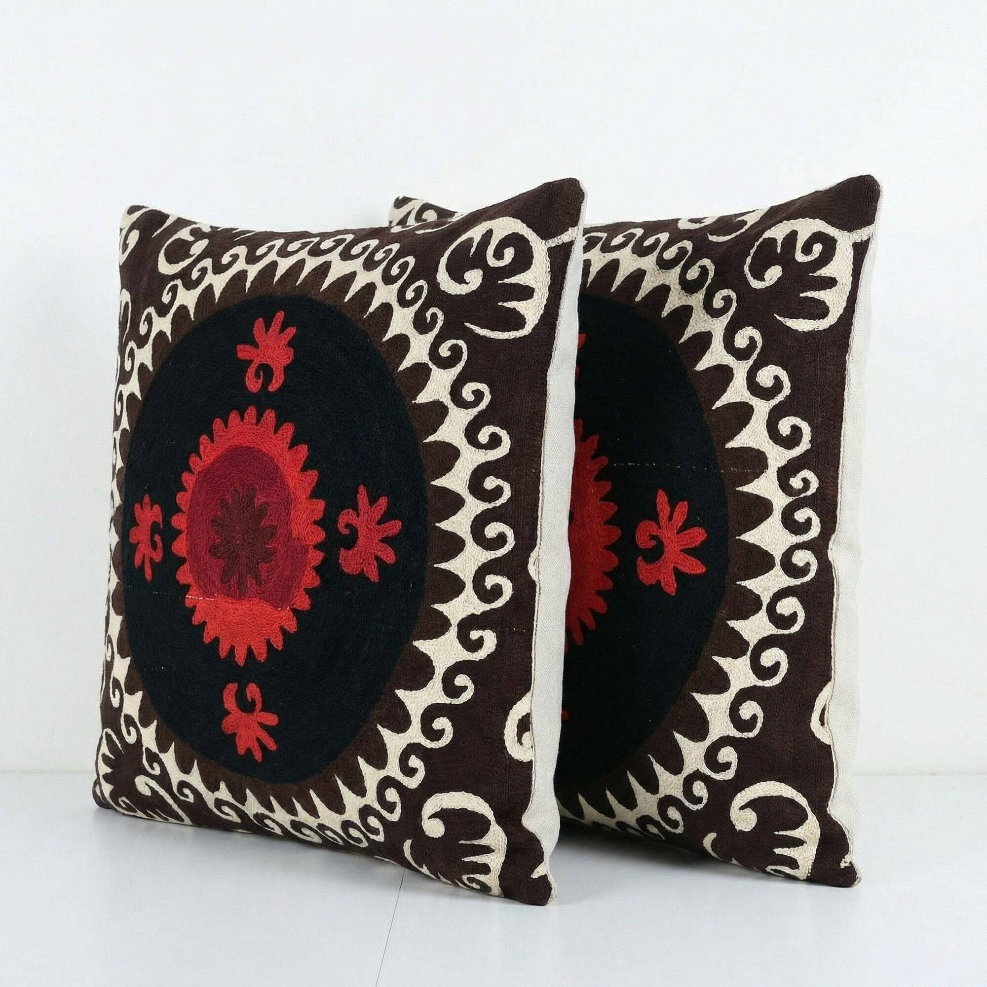 Lot de 2 housses de coussin brodées vintage 61x61 cm