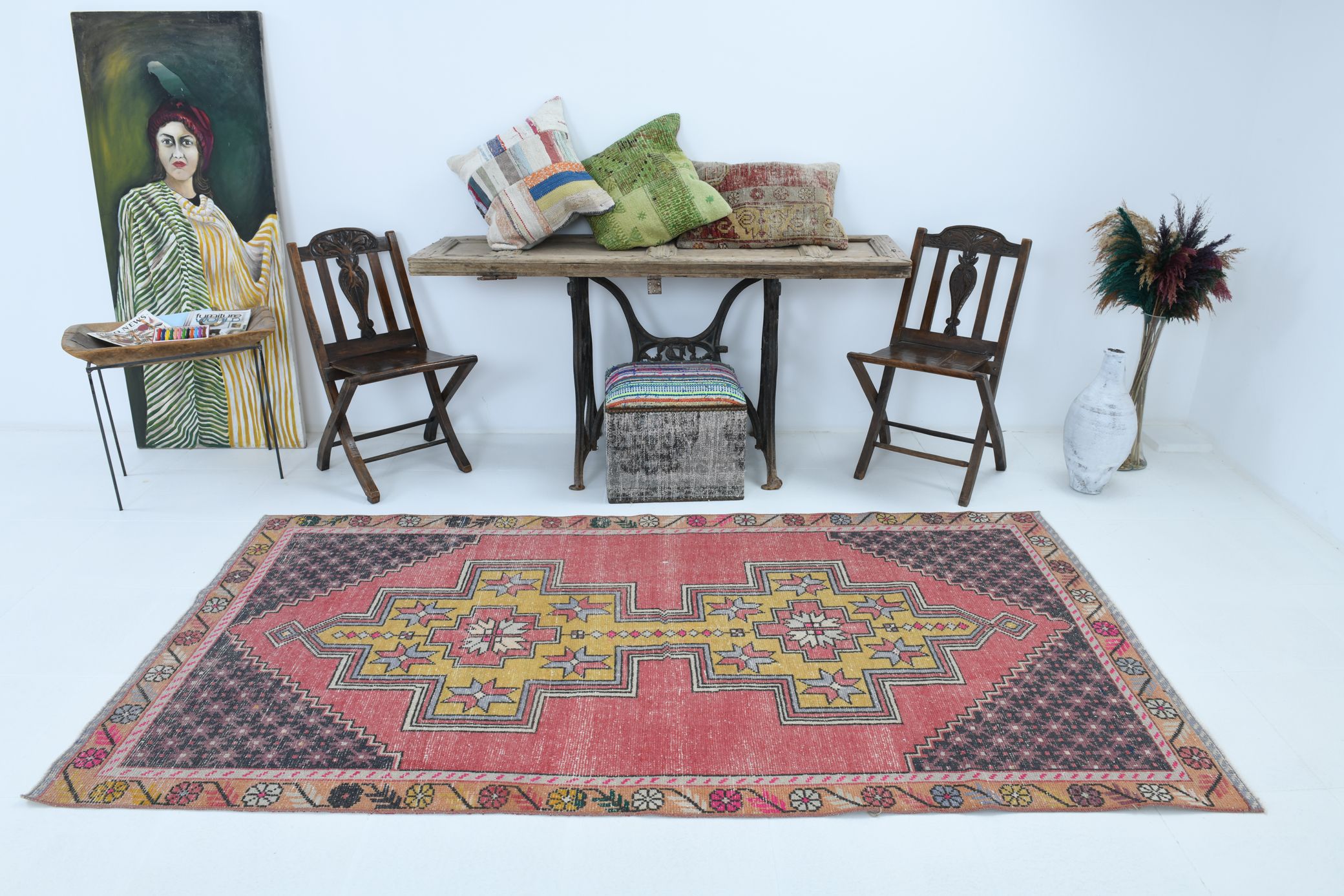 4x8 Pale Red Geometric Vintage Rug, 129x258Cm
