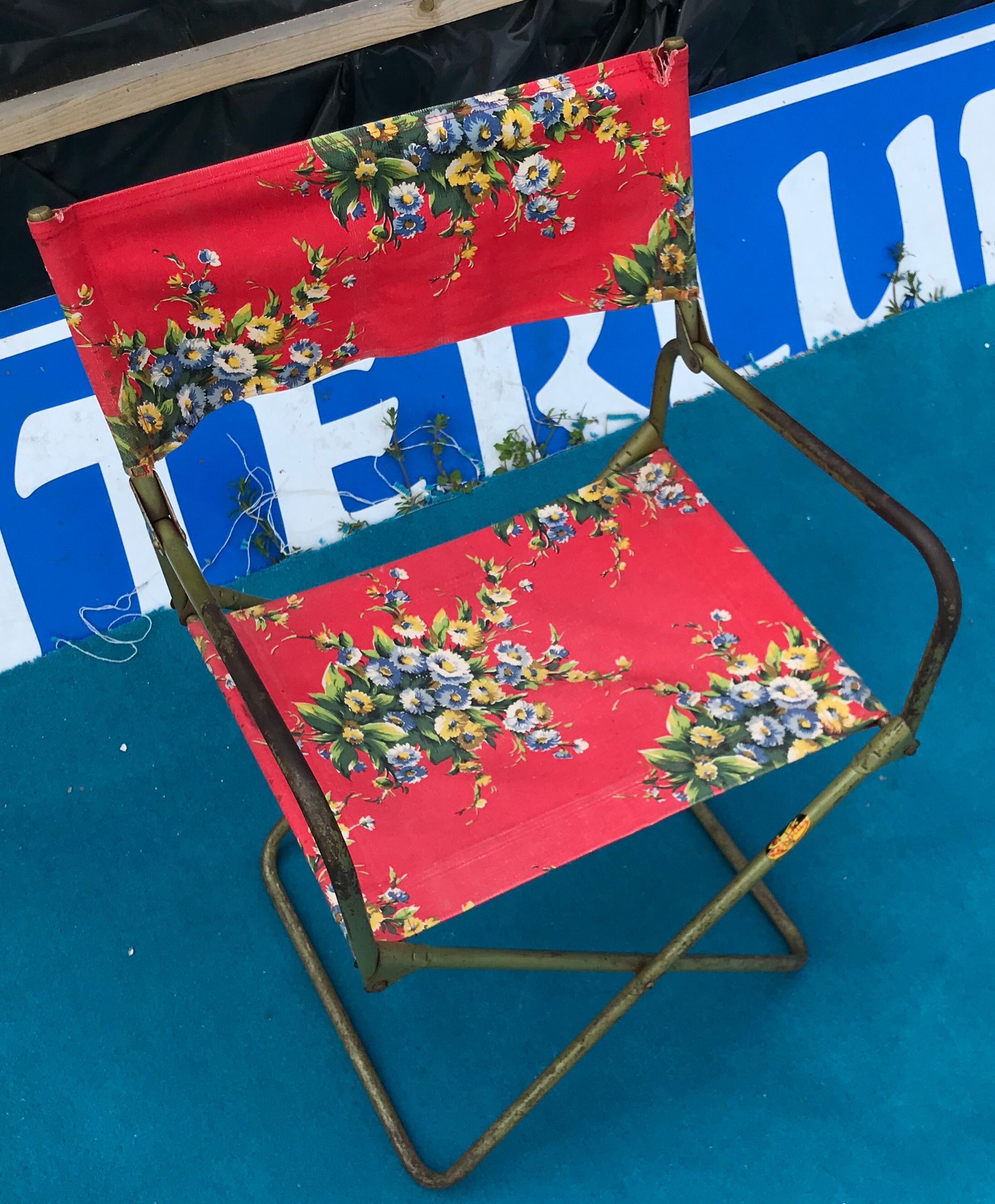 Renolux foldable chair