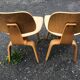 Chaises en contreplaqué moulé restaurées