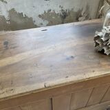 Central island trading counter in walnut