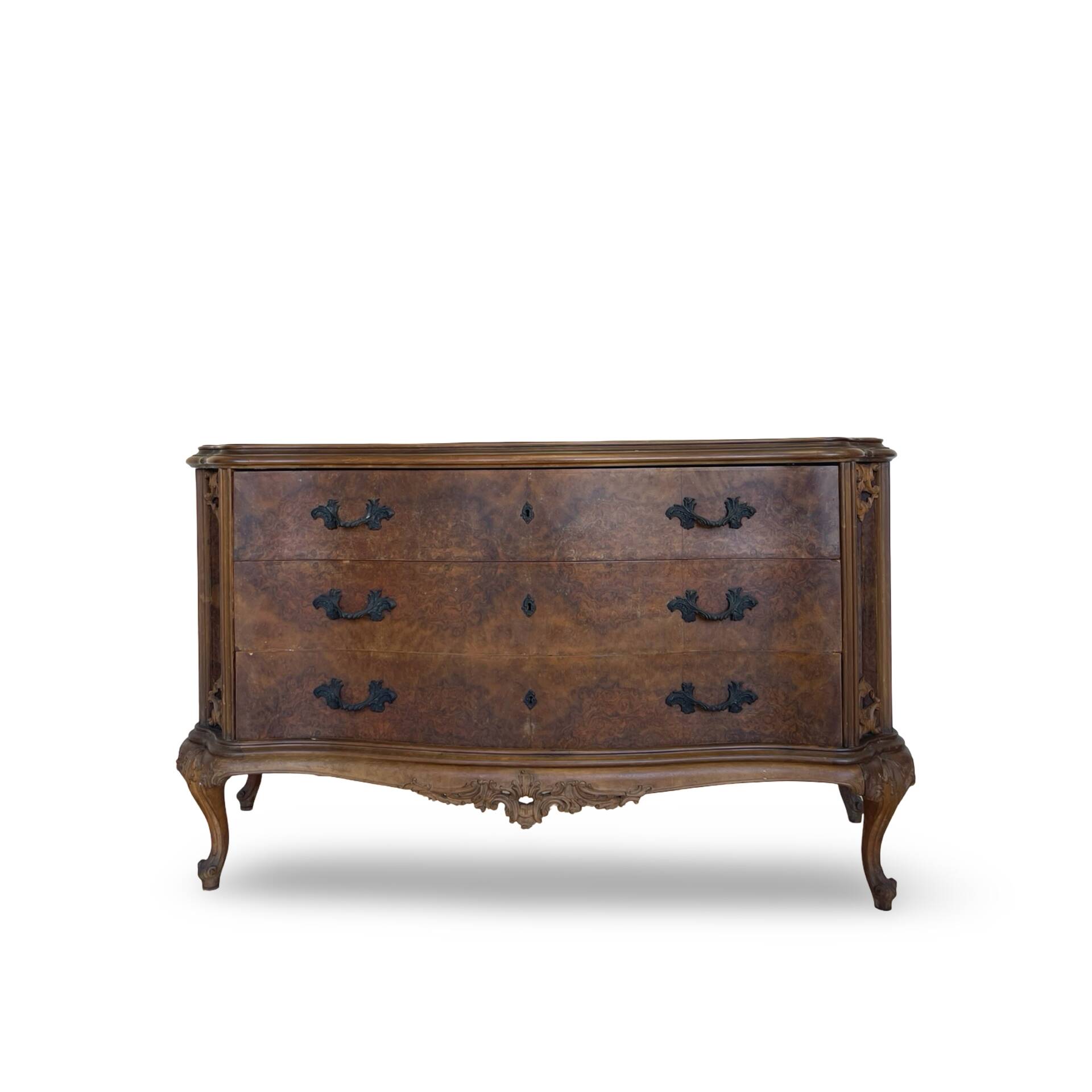 Elegant Italian Louis XV style commode, circa 1940.