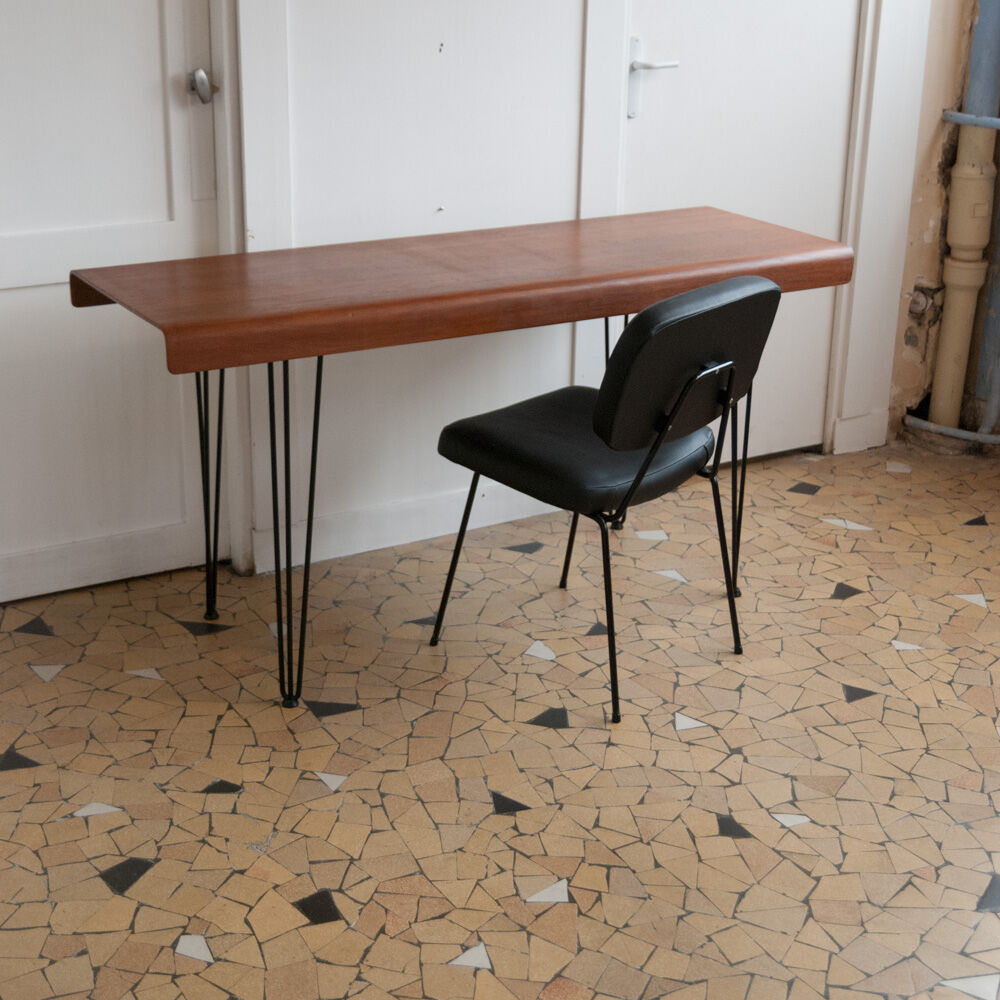 Vintage hairpin office