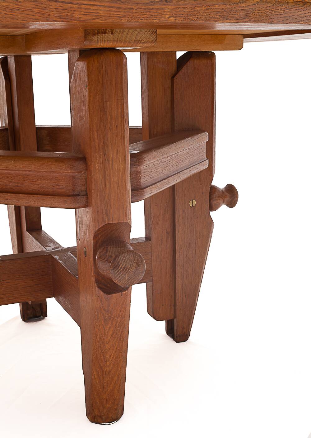 Monte-Baisse round table by Guillerme and Chambron