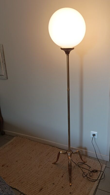 Floor lamp bronze brass round globe