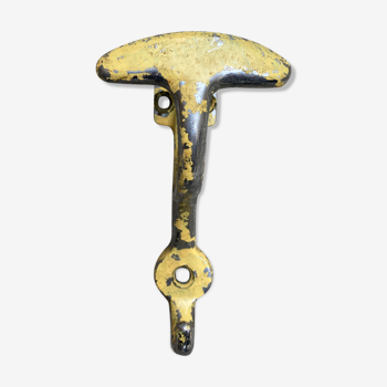Double metal hook