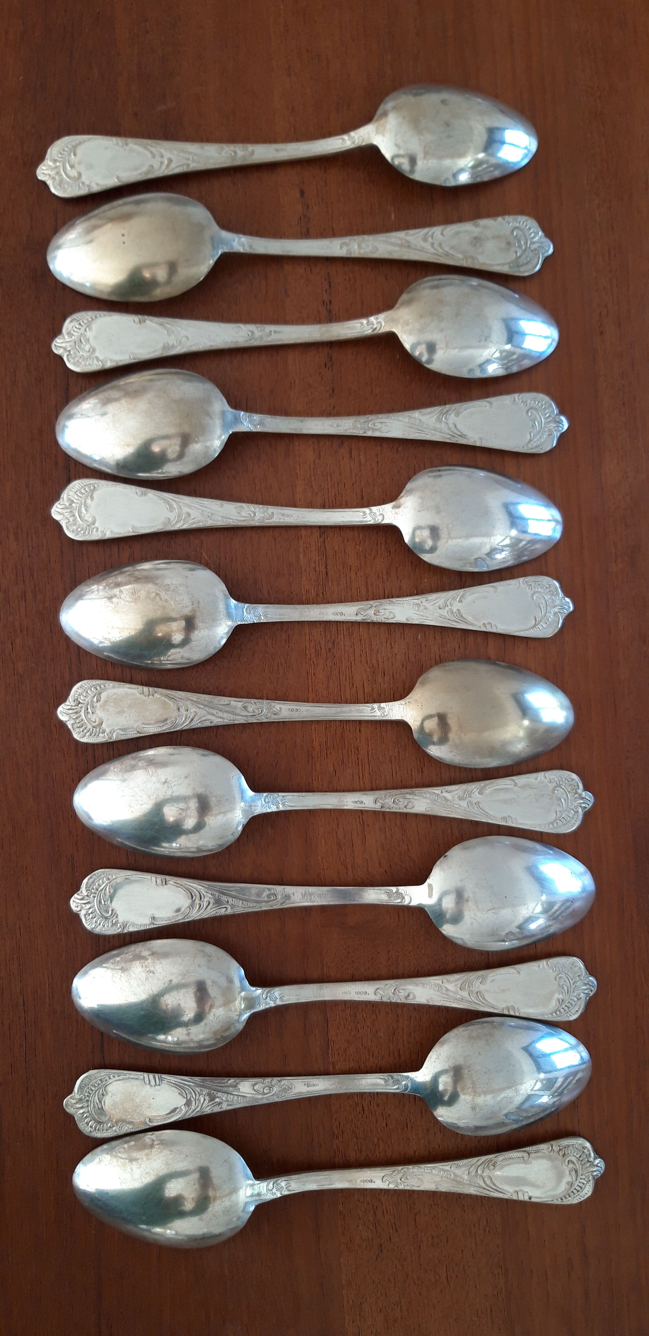 Set of silvered metal cutlery 1/1000th