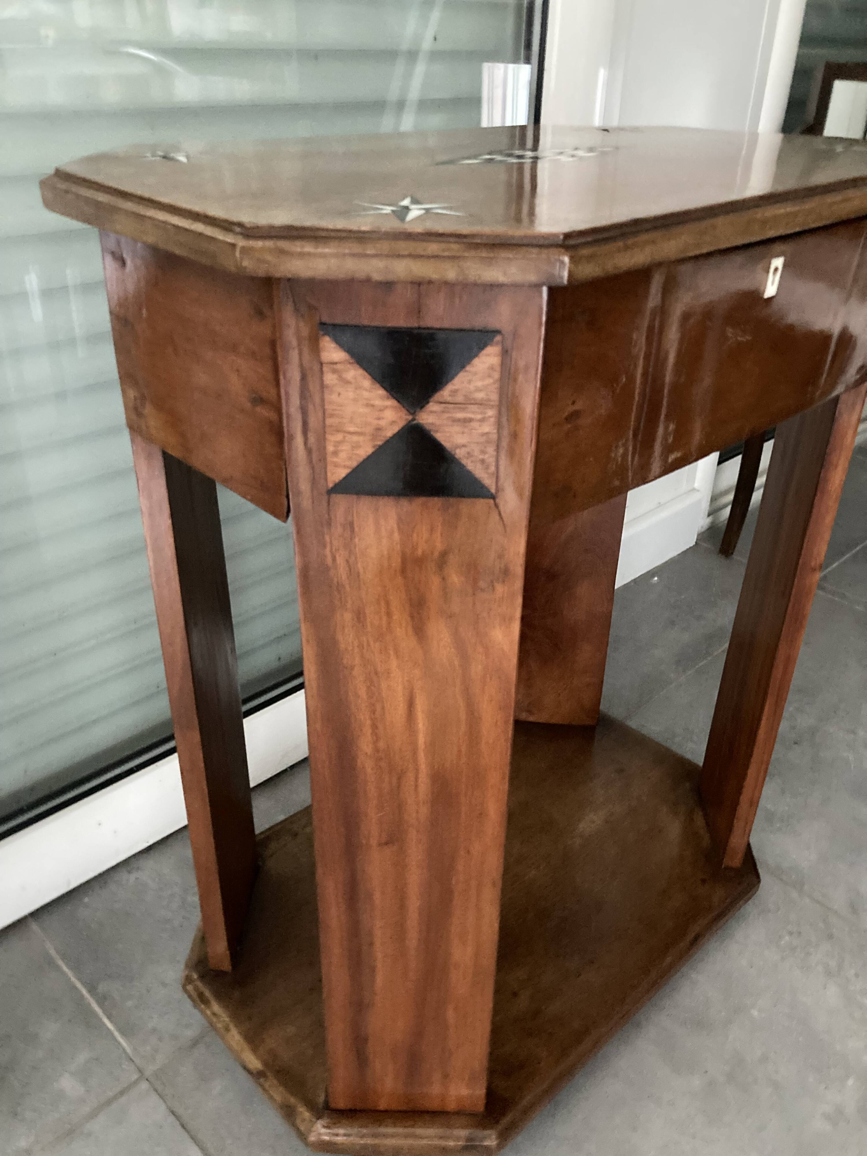 Table d'appoint, travailleuse marquetée Art déco