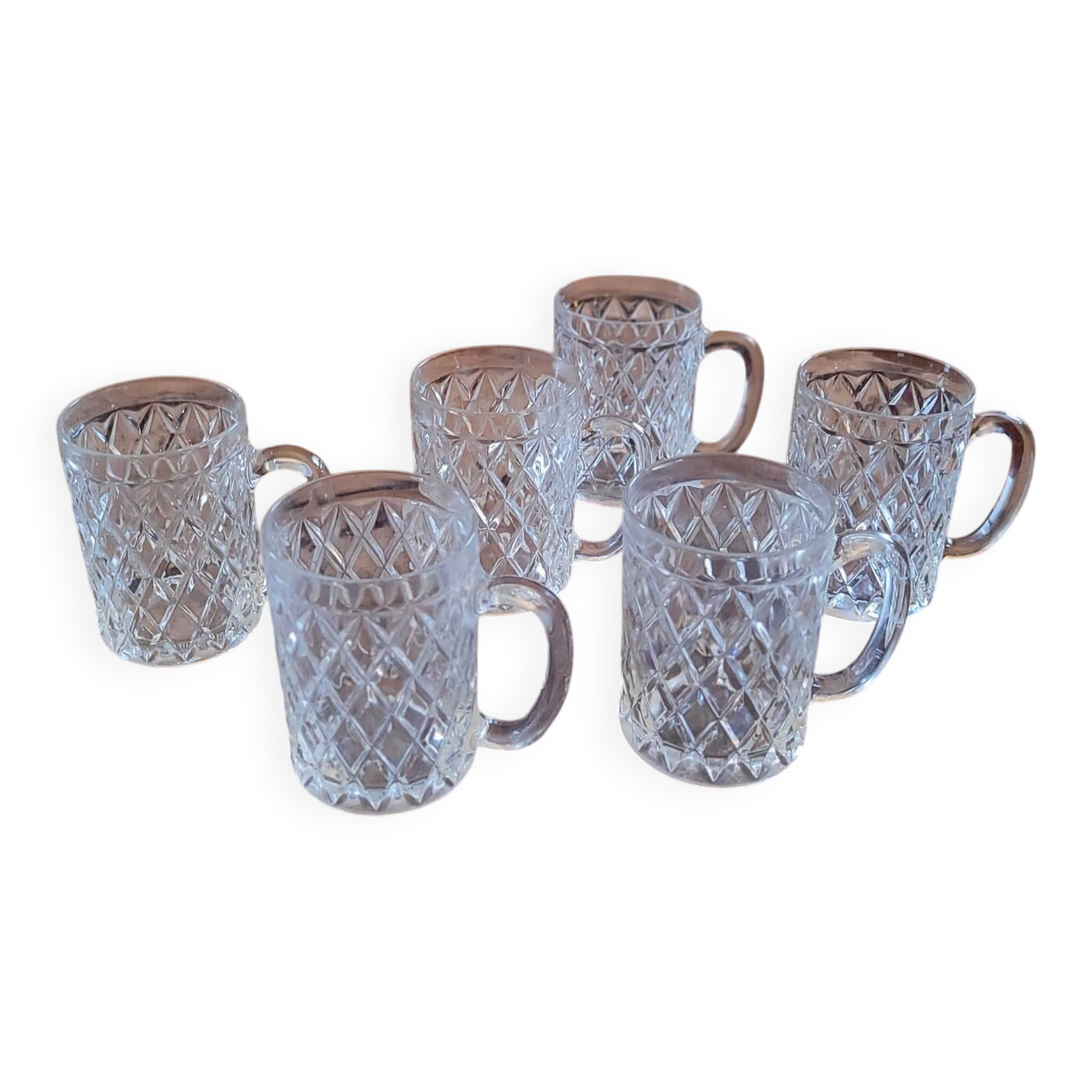 6 mazagrans en verre pressé motif diamant