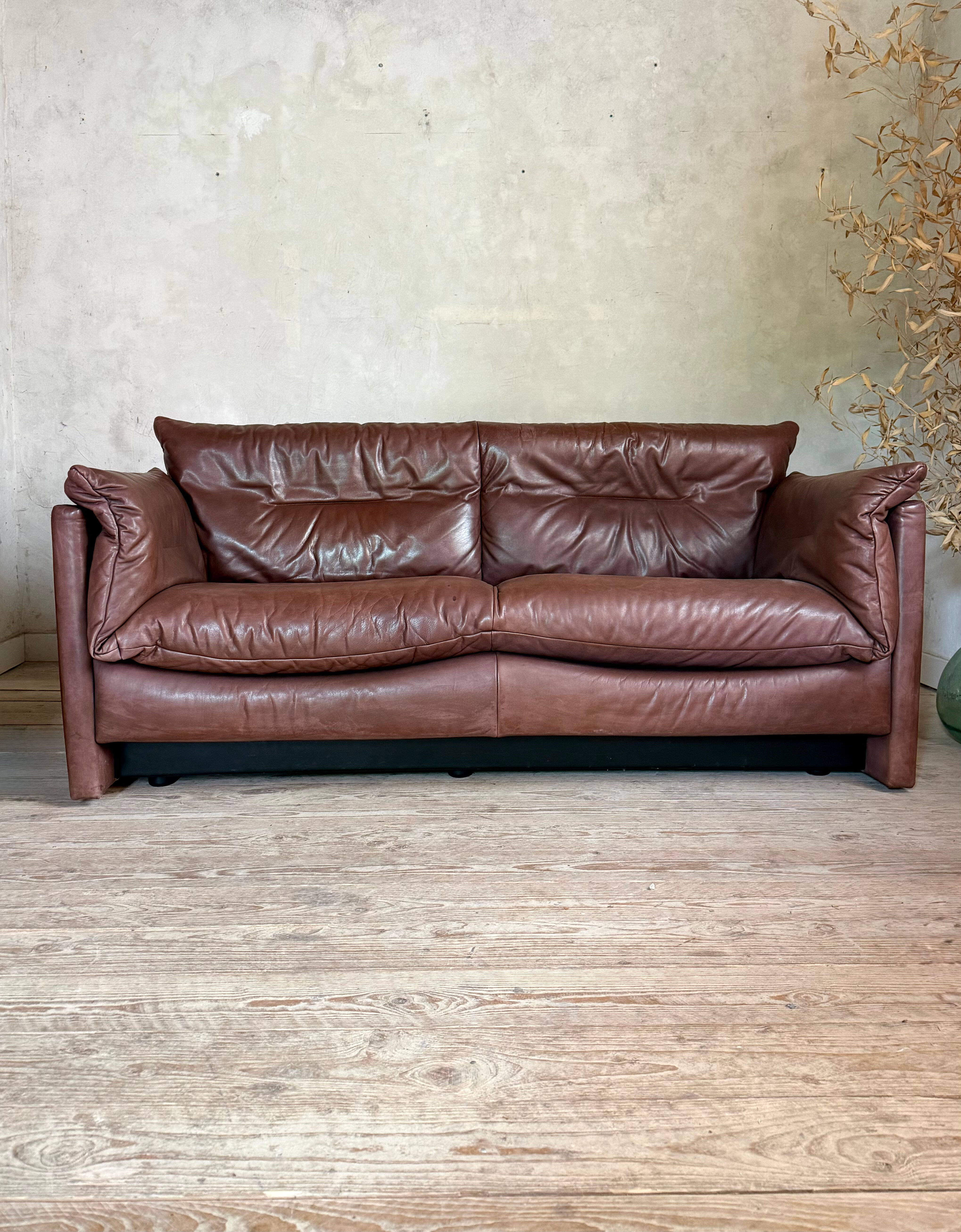Vintage leather sofa Ligne Roset