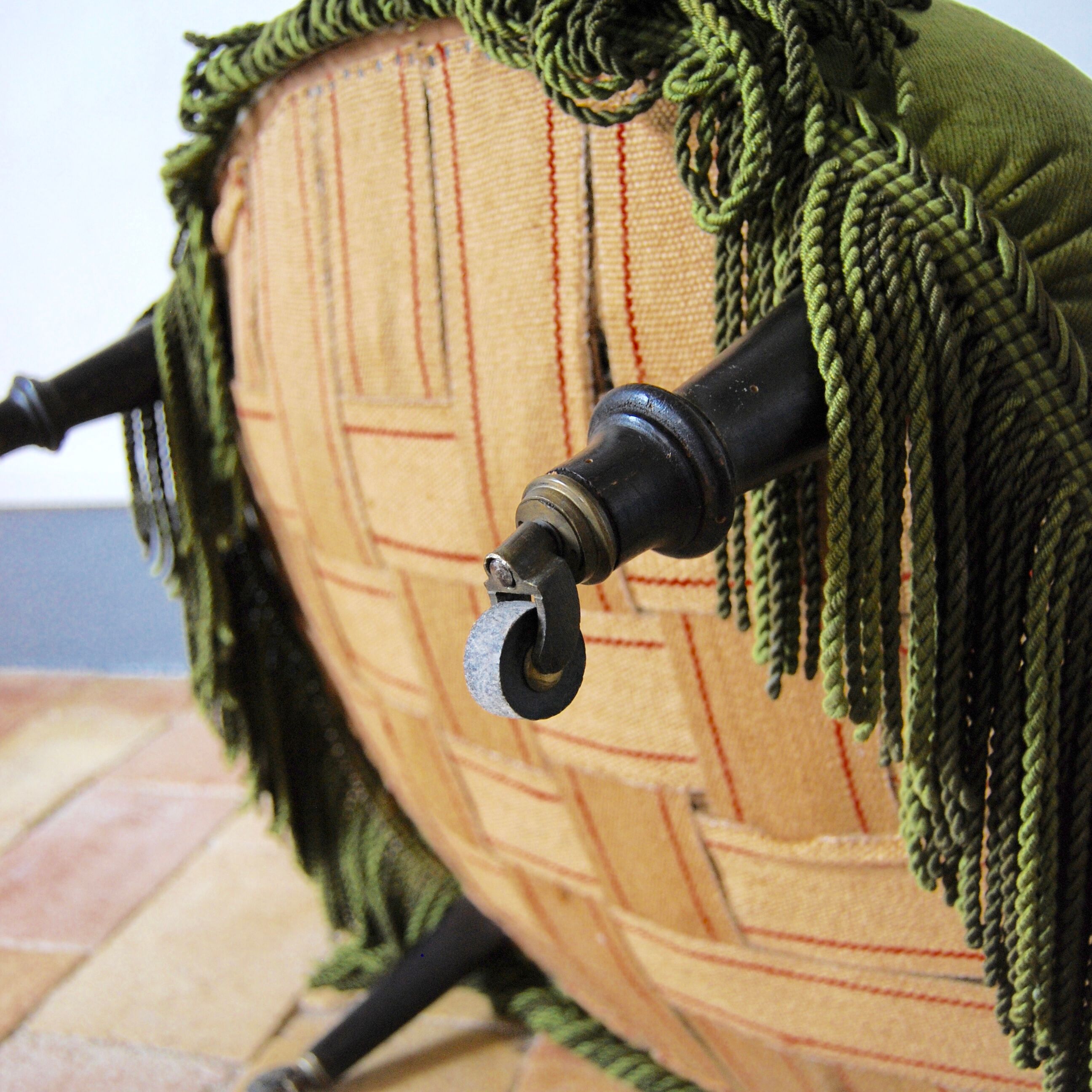 Chair padded green toad