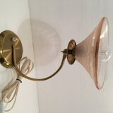 Lampe ancienne 1930/1940 en laiton et coupelle en verre pressé rose